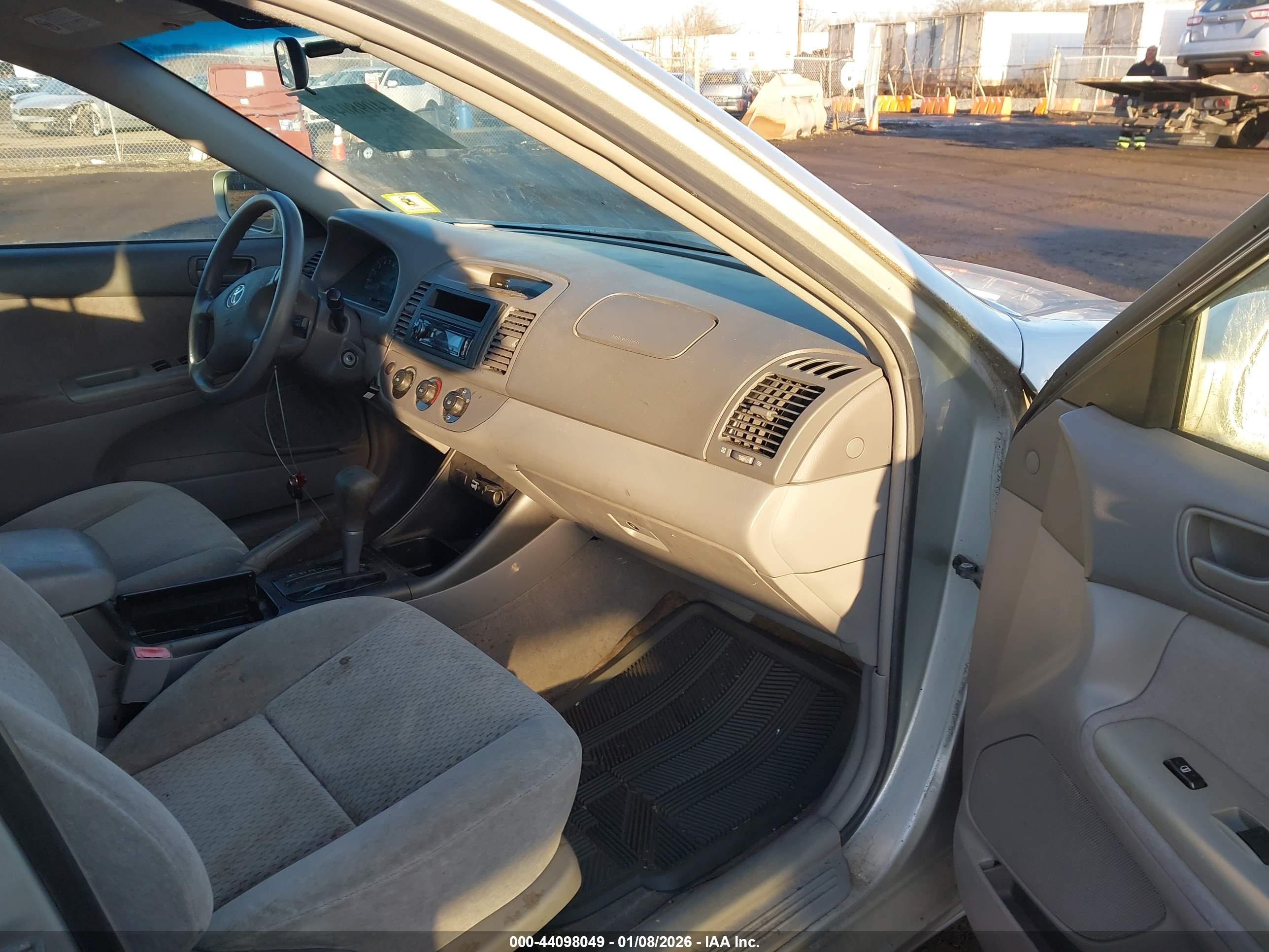 TOYOTA CAMRY image 5