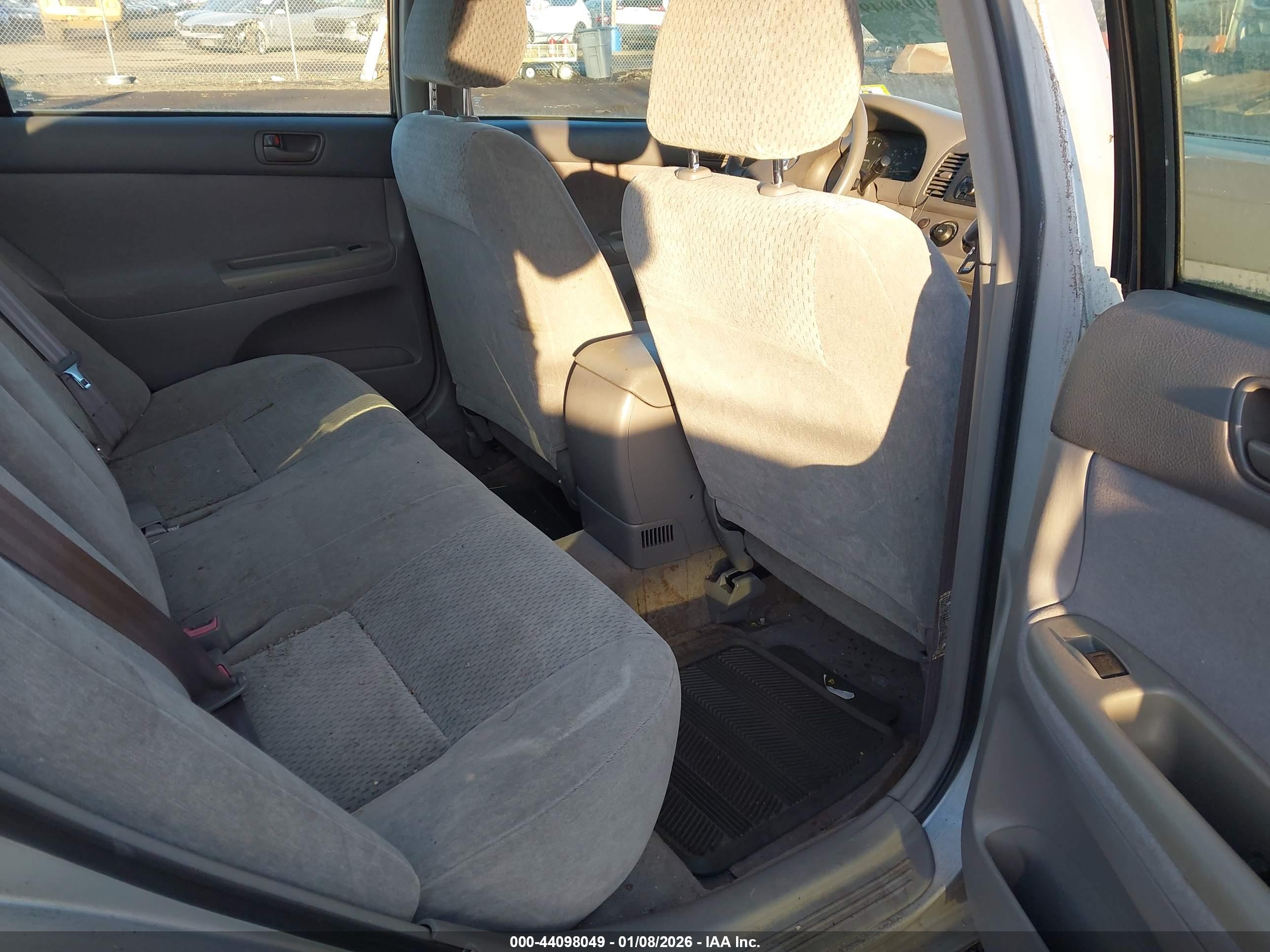 TOYOTA CAMRY image 8