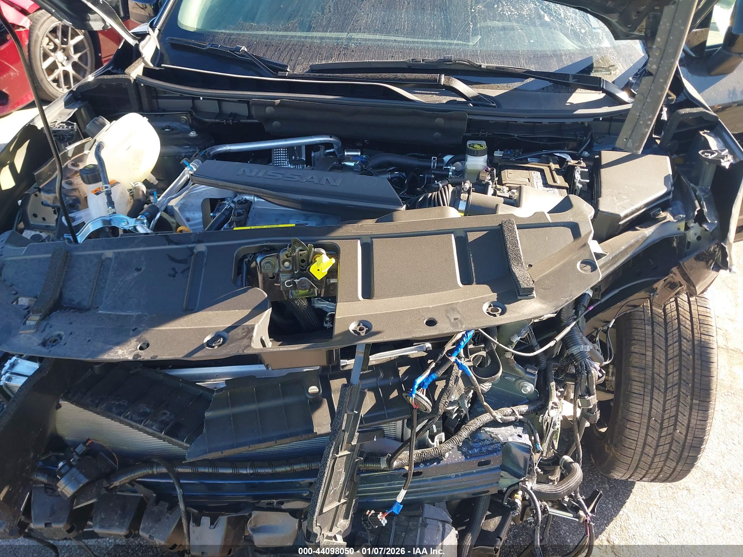 NISSAN ROGUE image 10