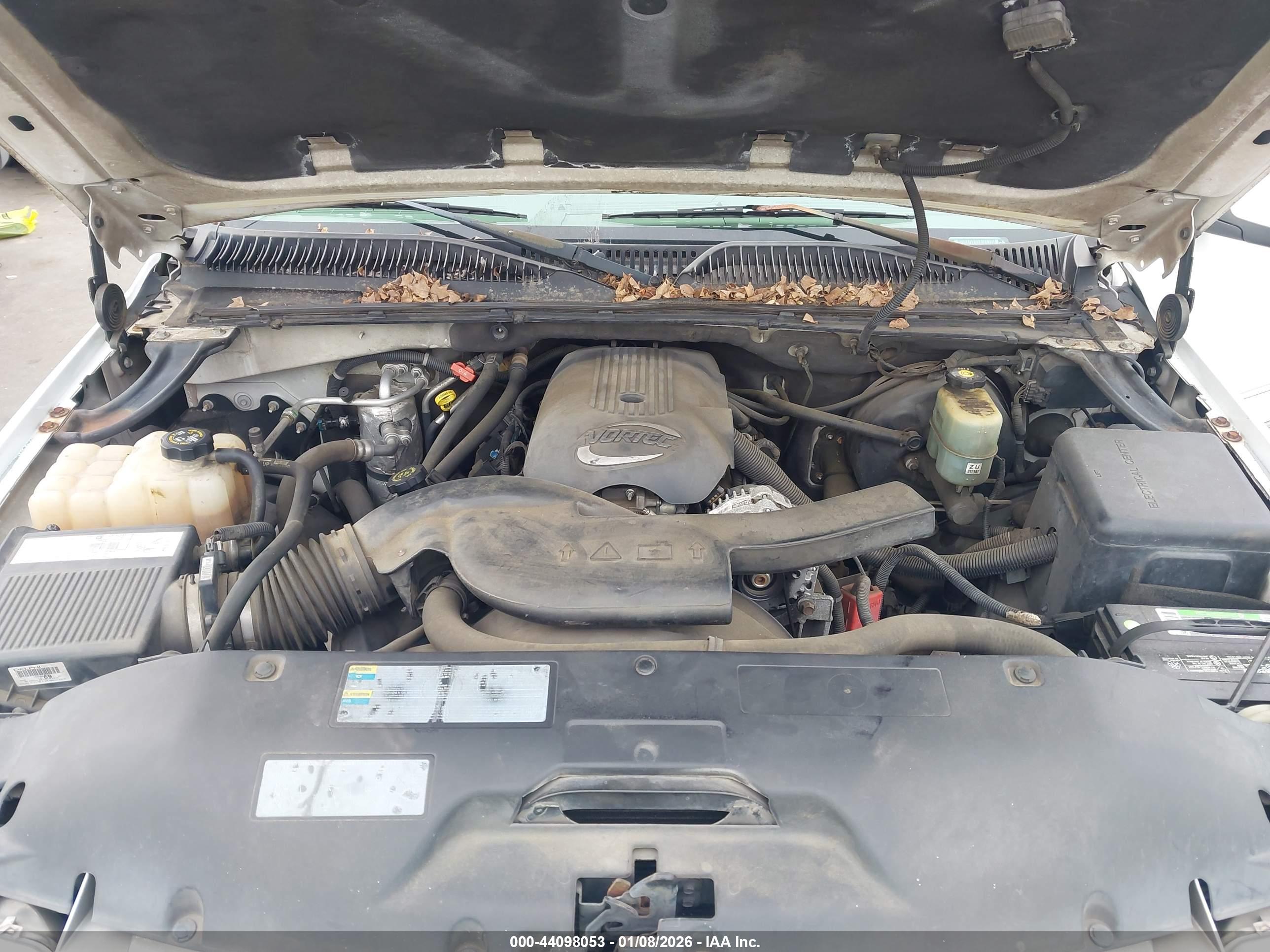 CHEVROLET TAHOE image 10