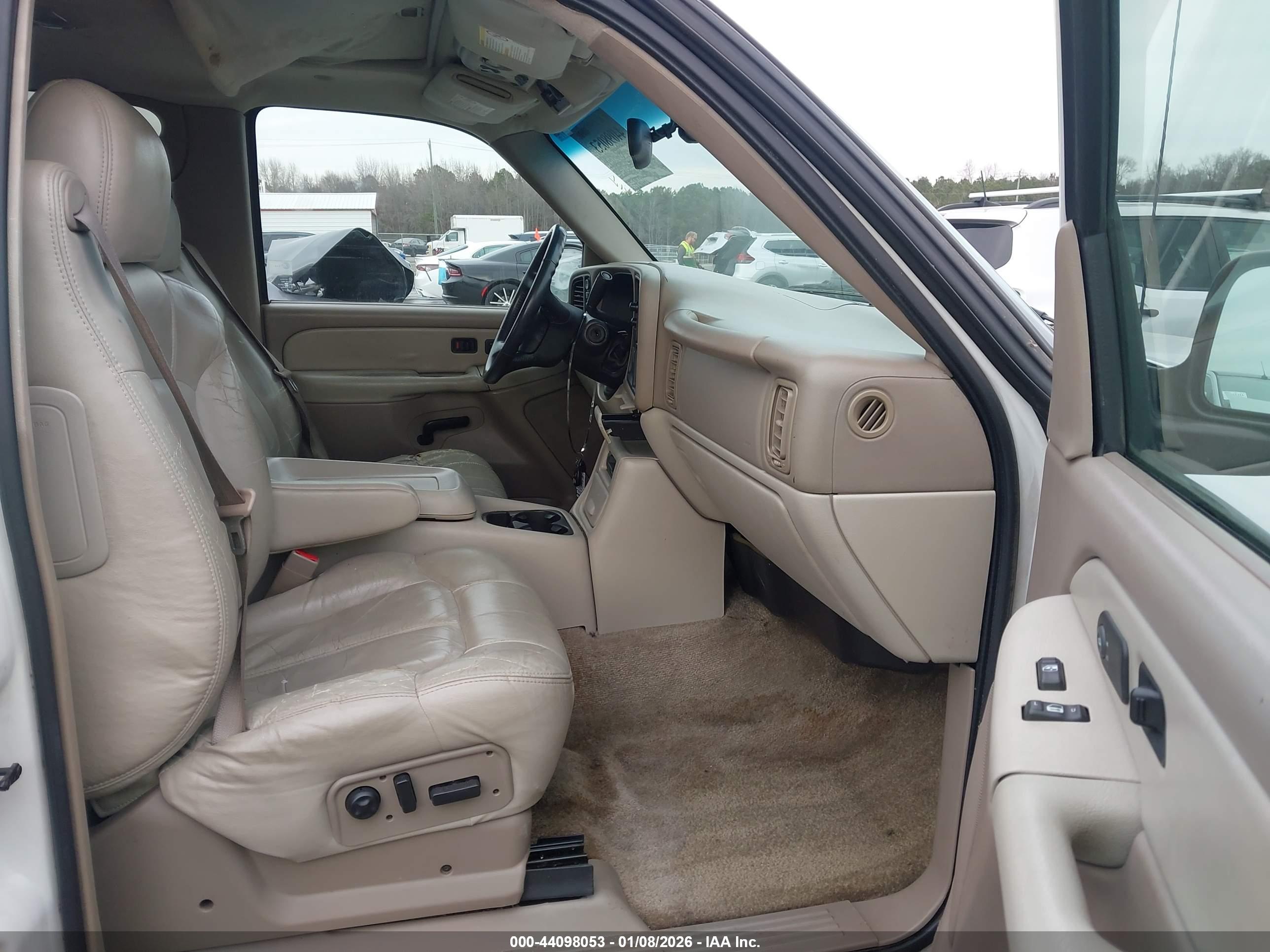 CHEVROLET TAHOE image 5
