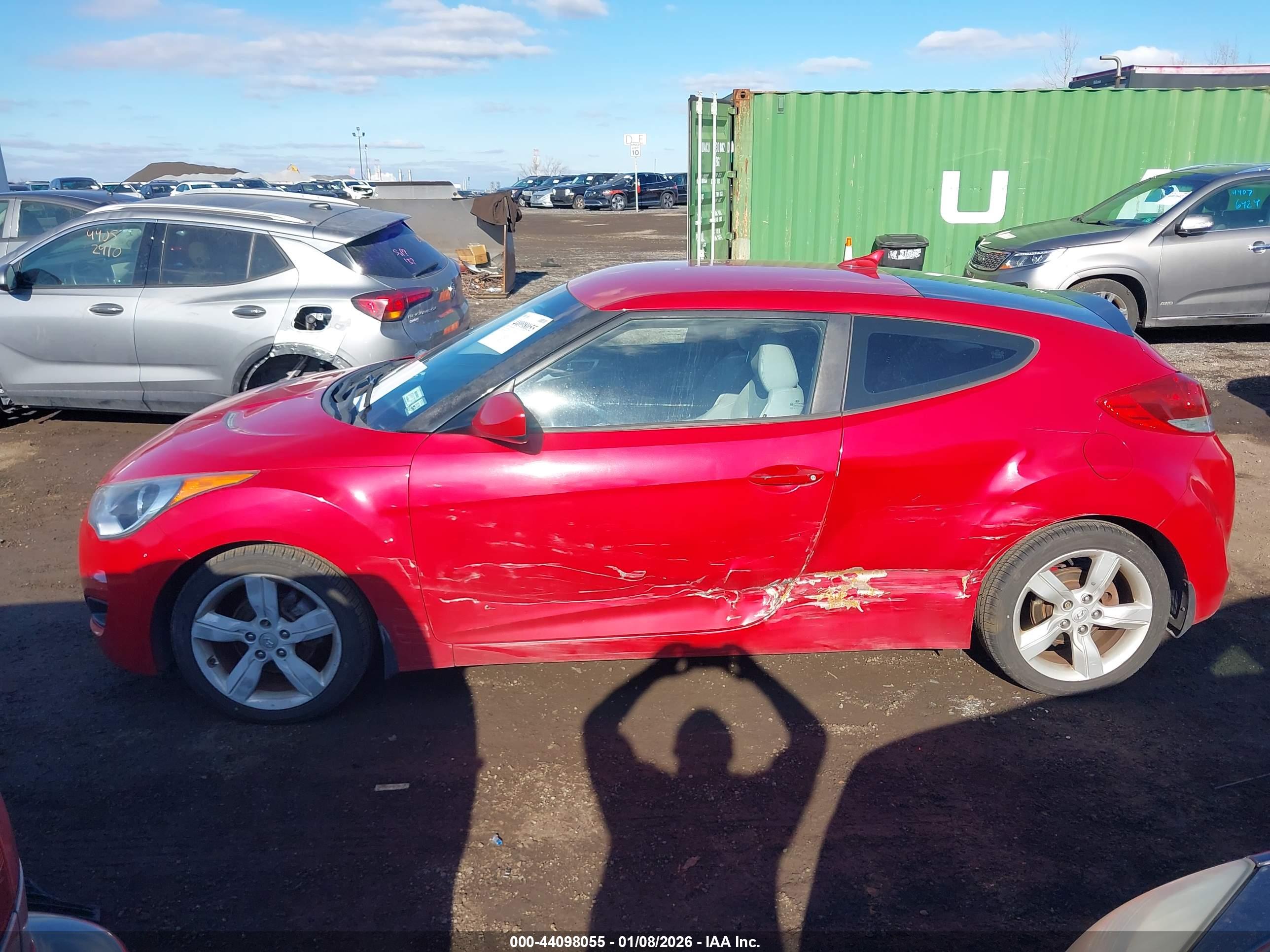 HYUNDAI VELOSTER image 6