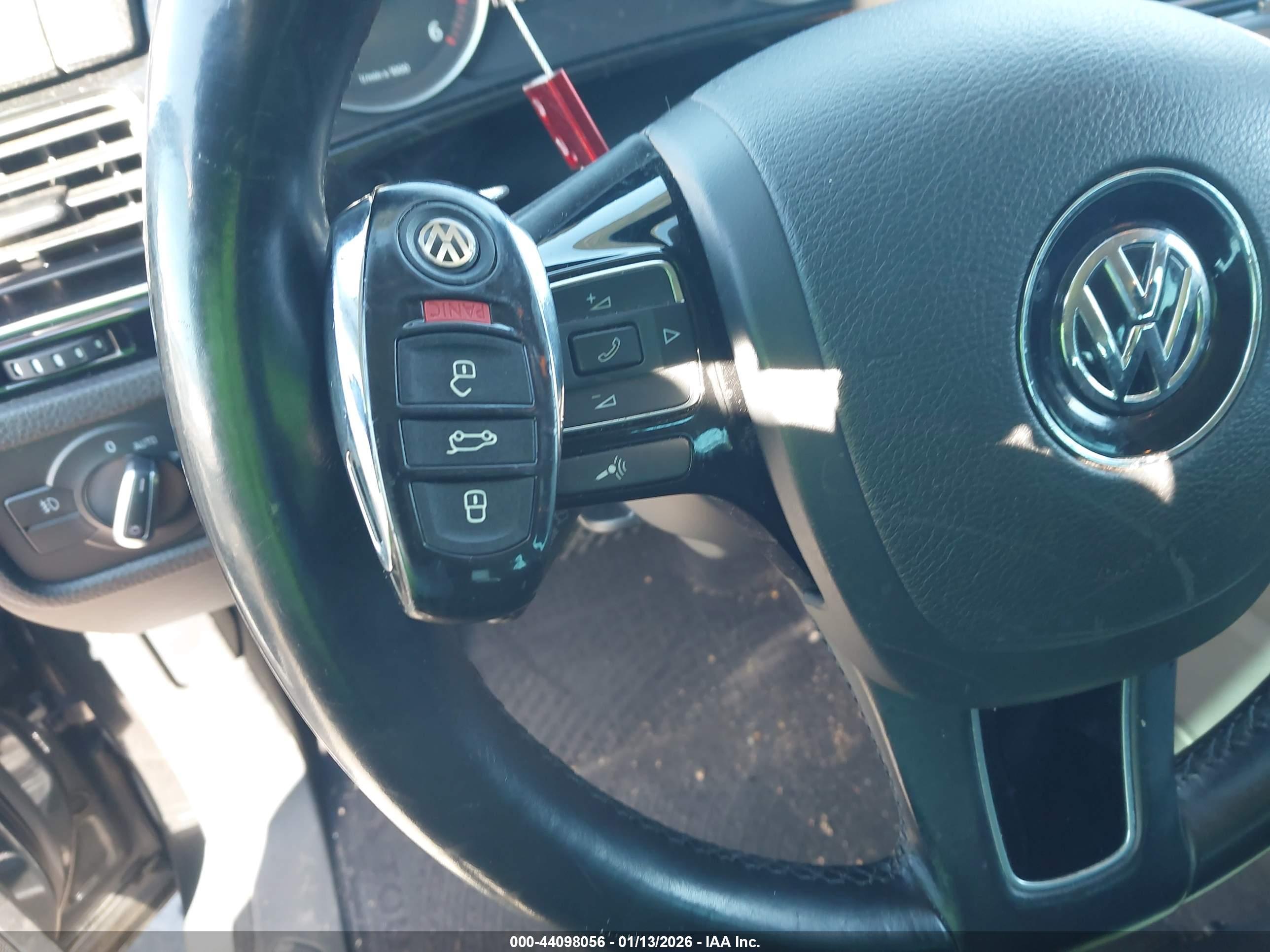 VOLKSWAGEN TOUAREG image 11