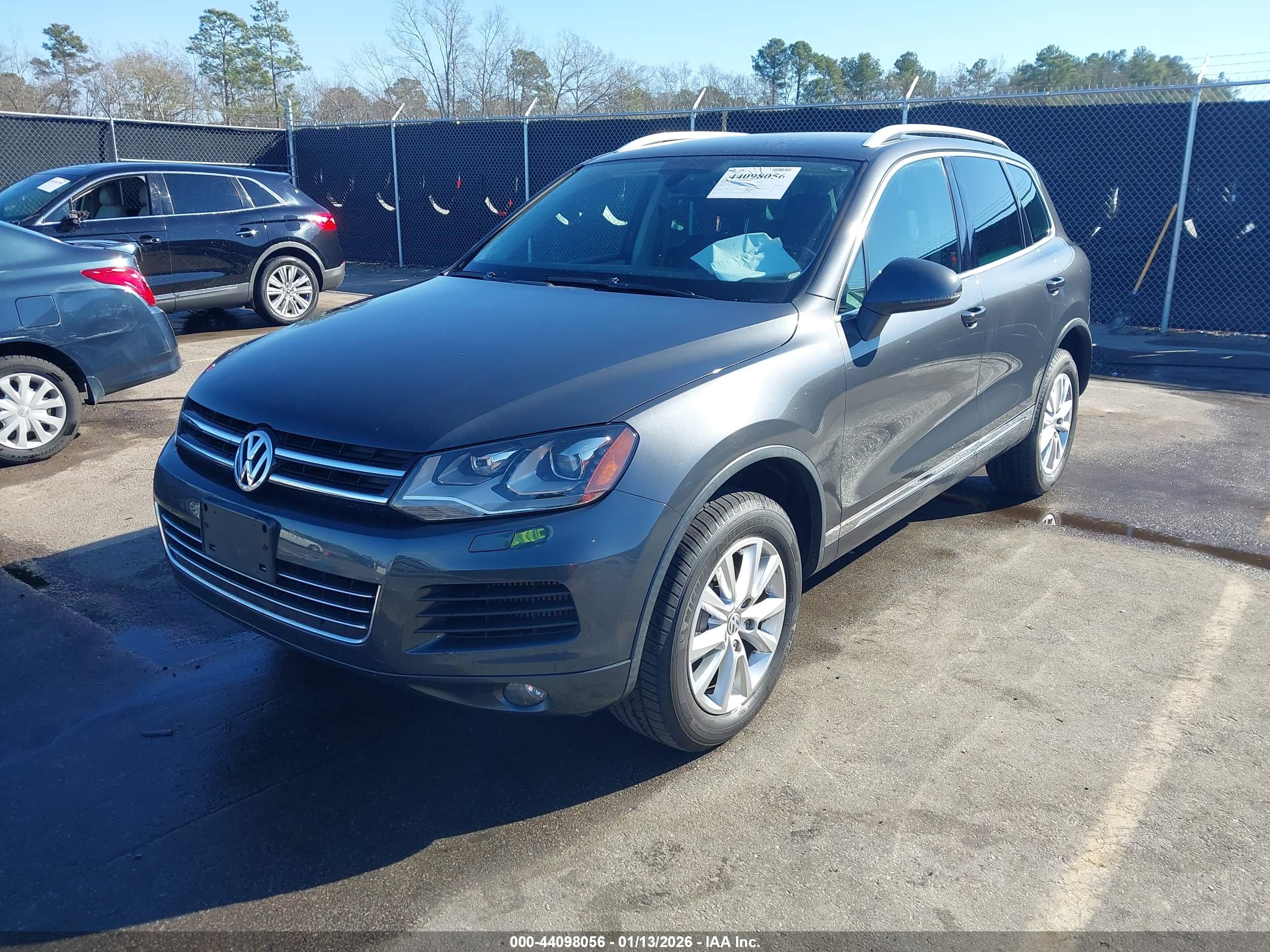 VOLKSWAGEN TOUAREG image 2