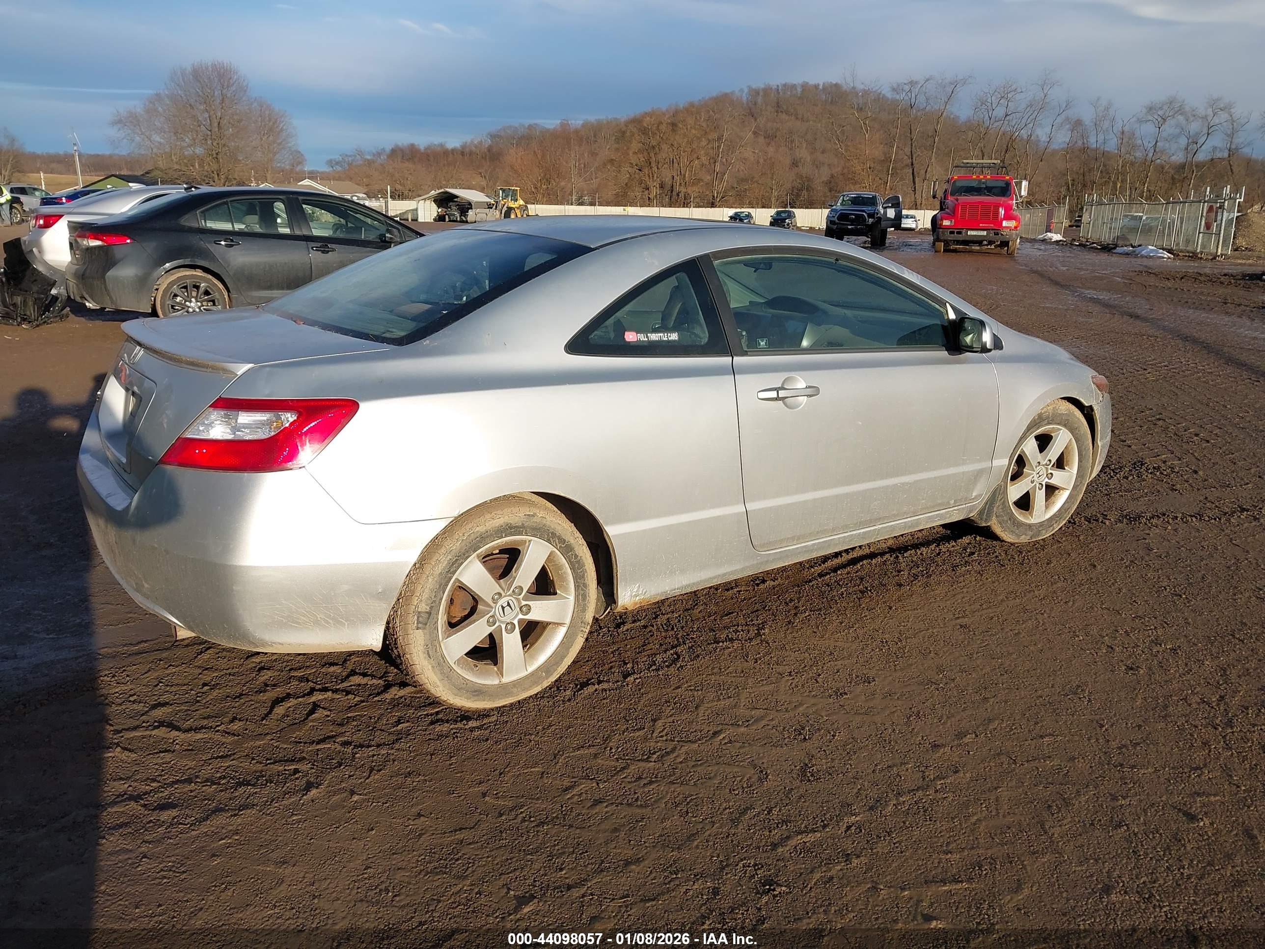 HONDA CIVIC image 4