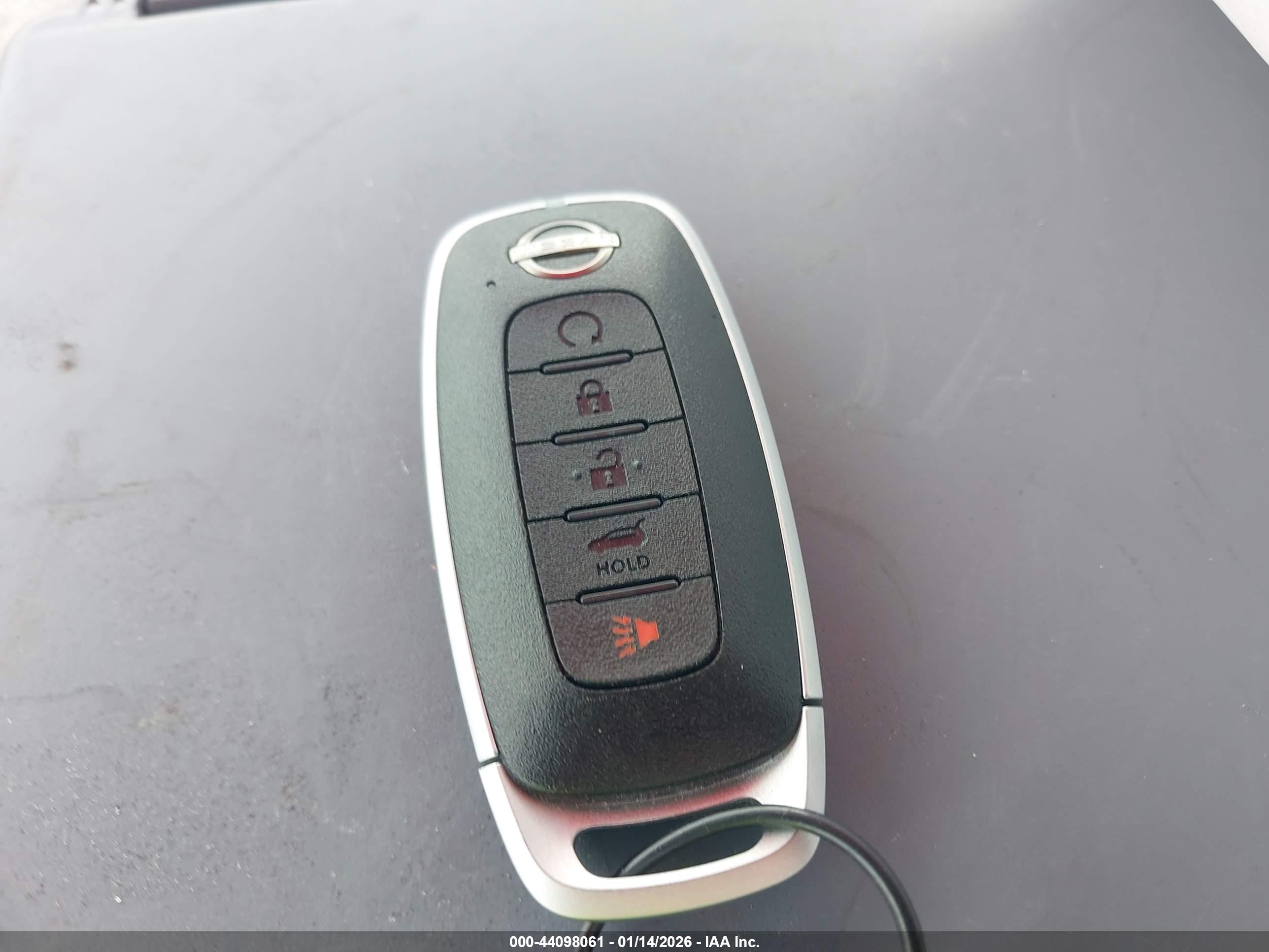 NISSAN ROGUE image 11