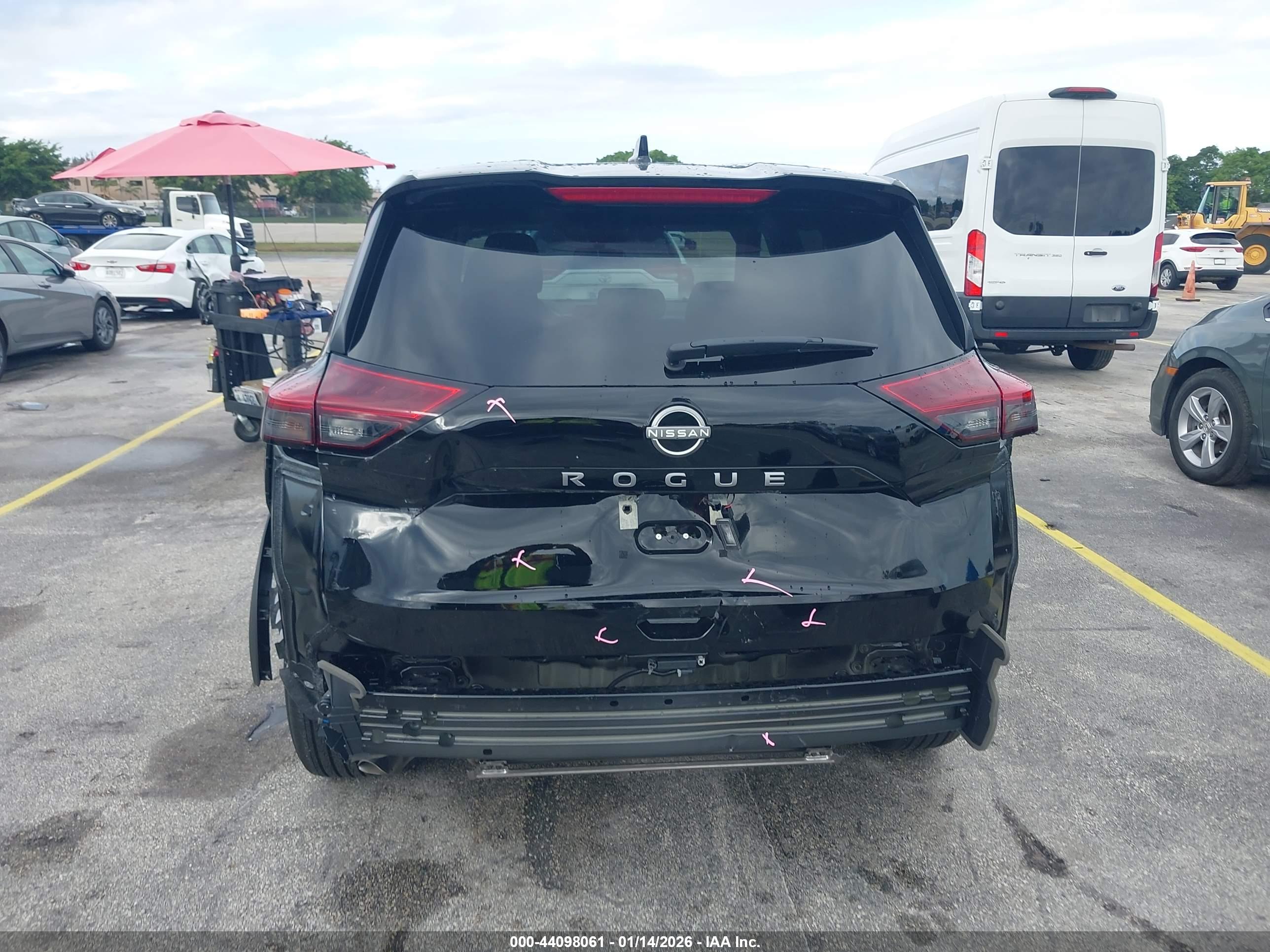 NISSAN ROGUE image 6