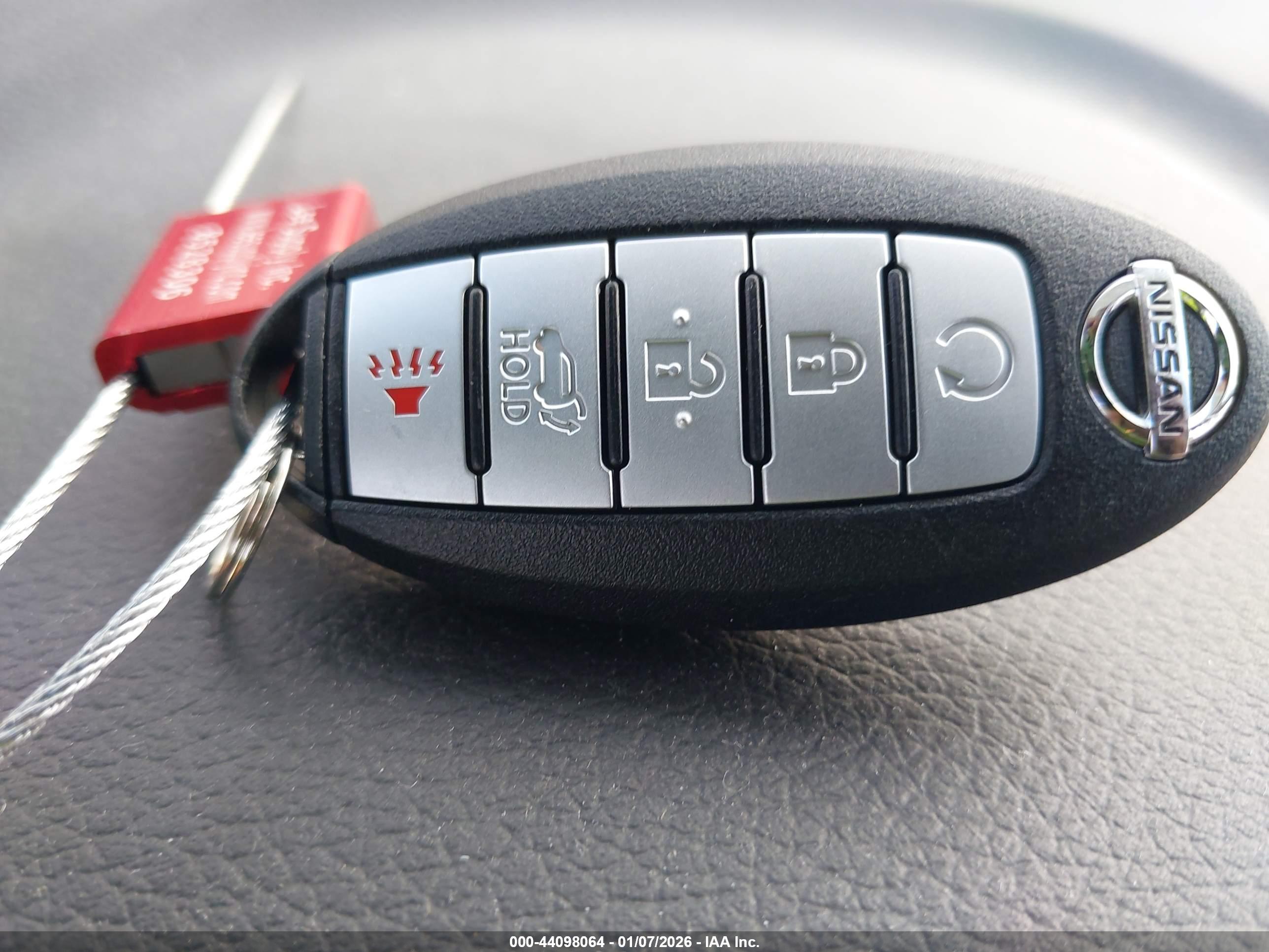NISSAN ROGUE image 11