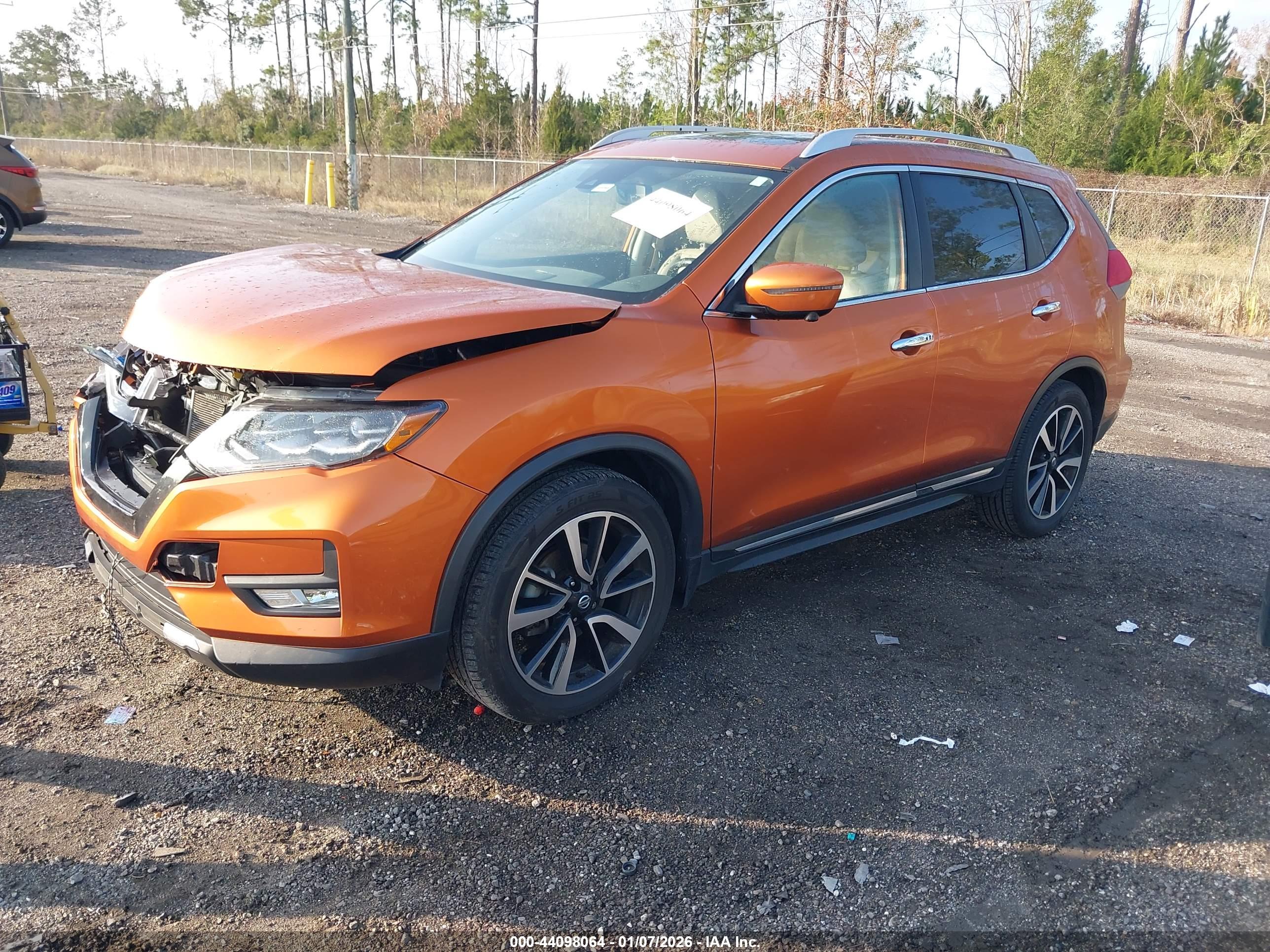 NISSAN ROGUE image 2