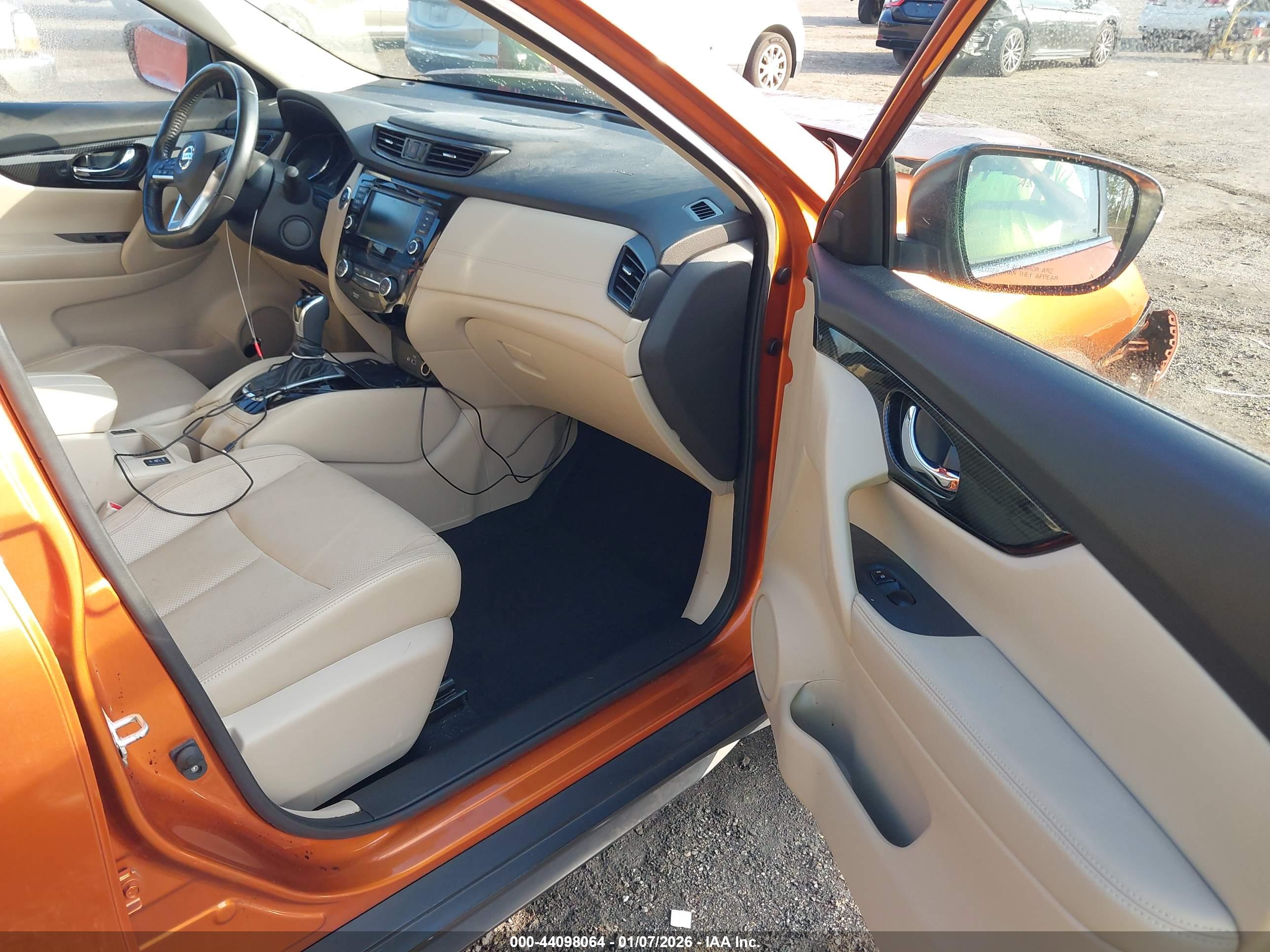 NISSAN ROGUE image 5