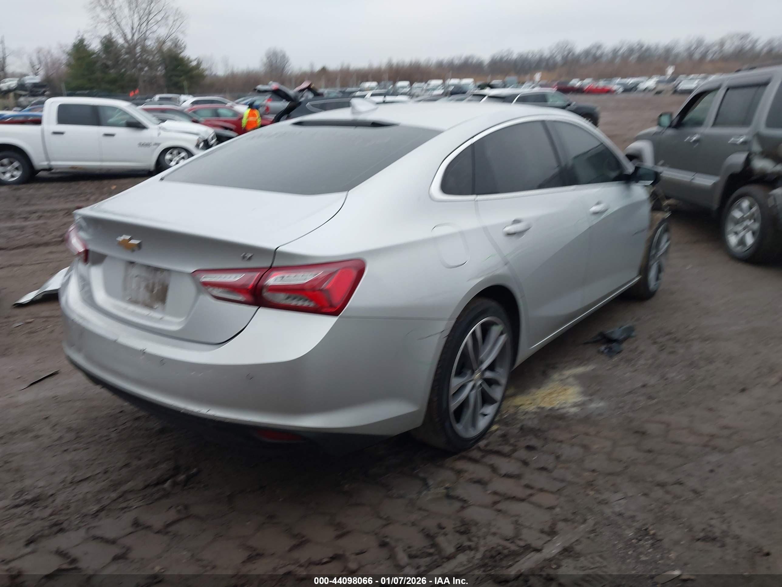 CHEVROLET MALIBU image 4