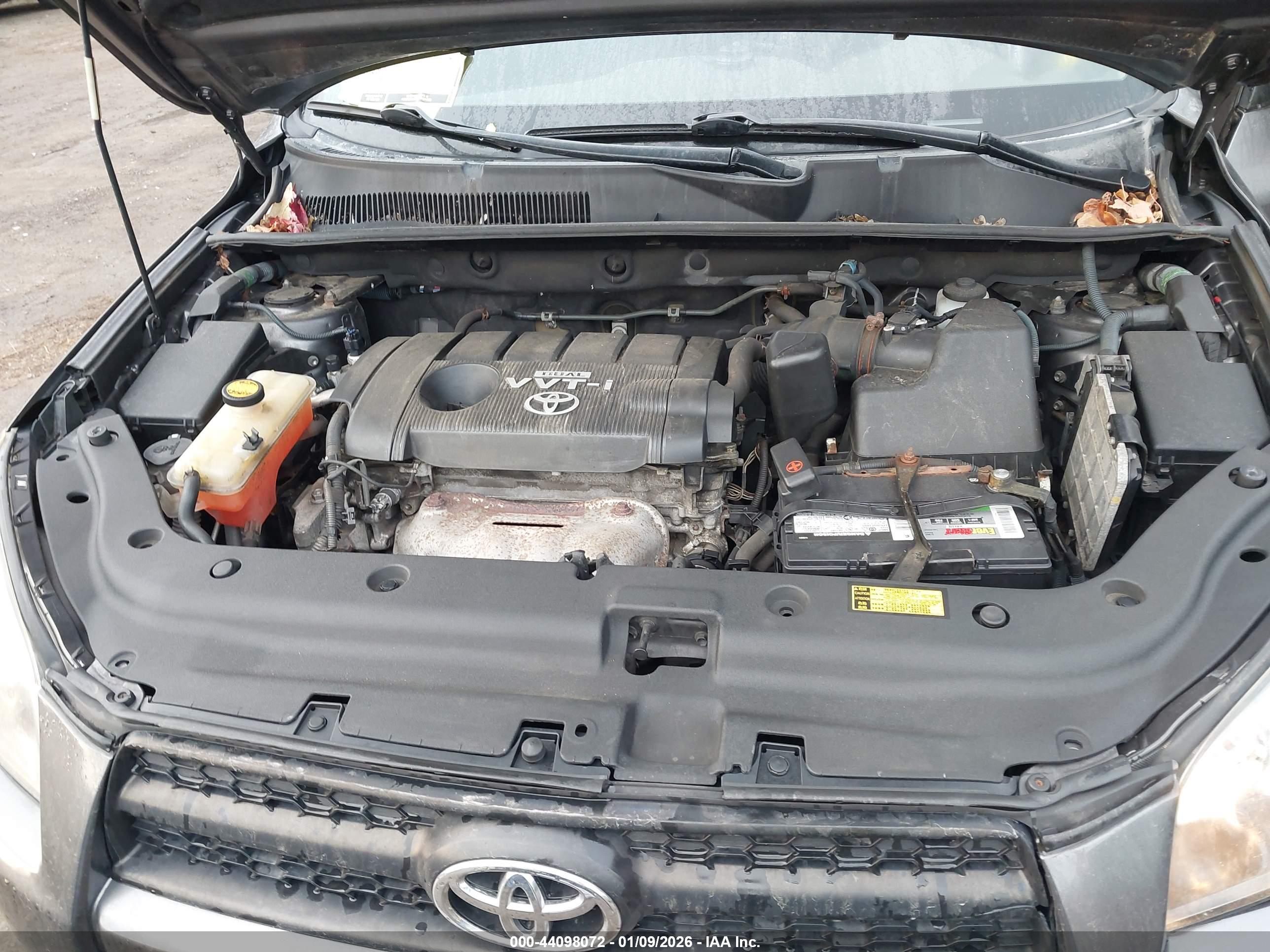 TOYOTA RAV4 image 10