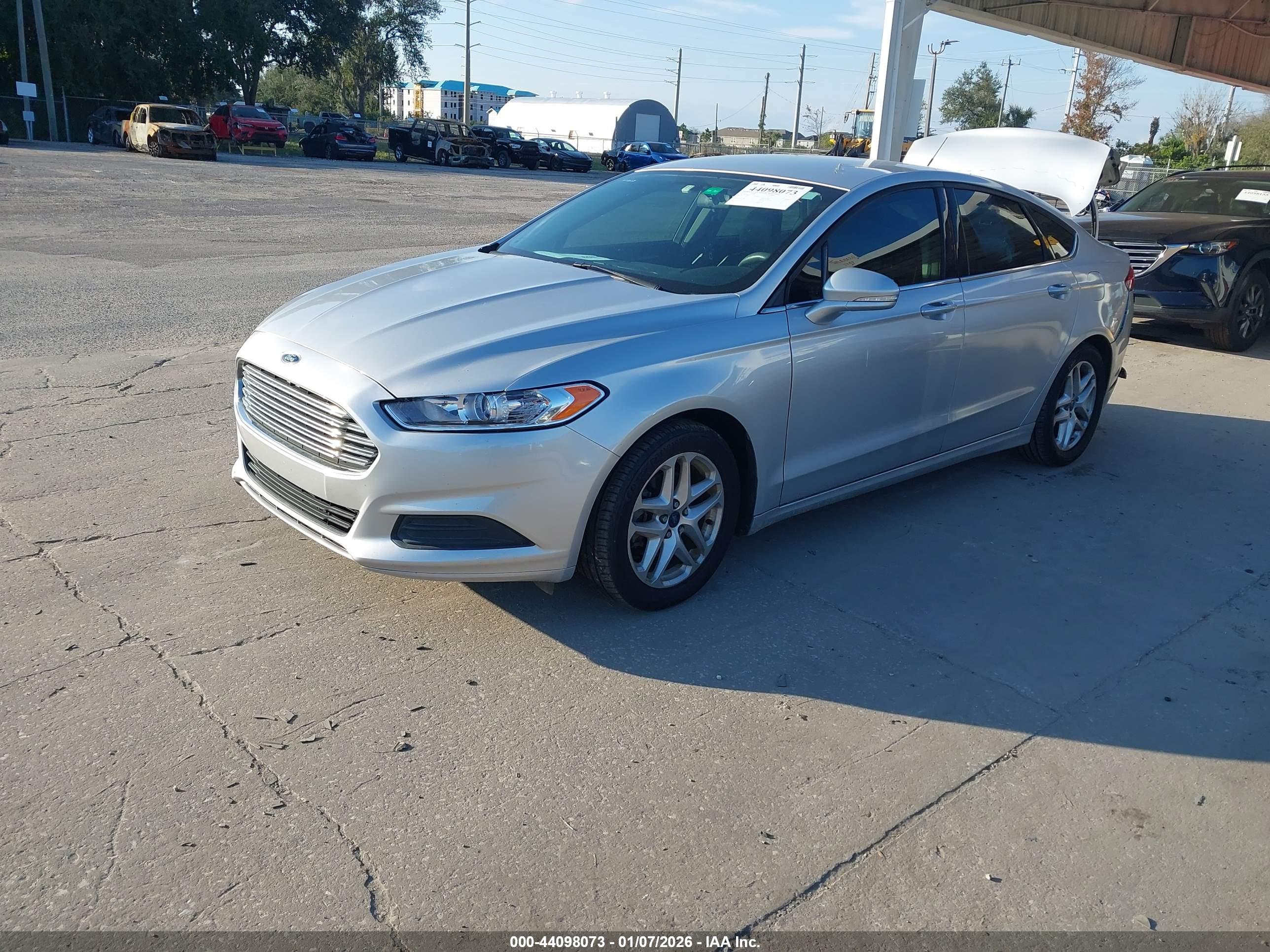 FORD FUSION image 2