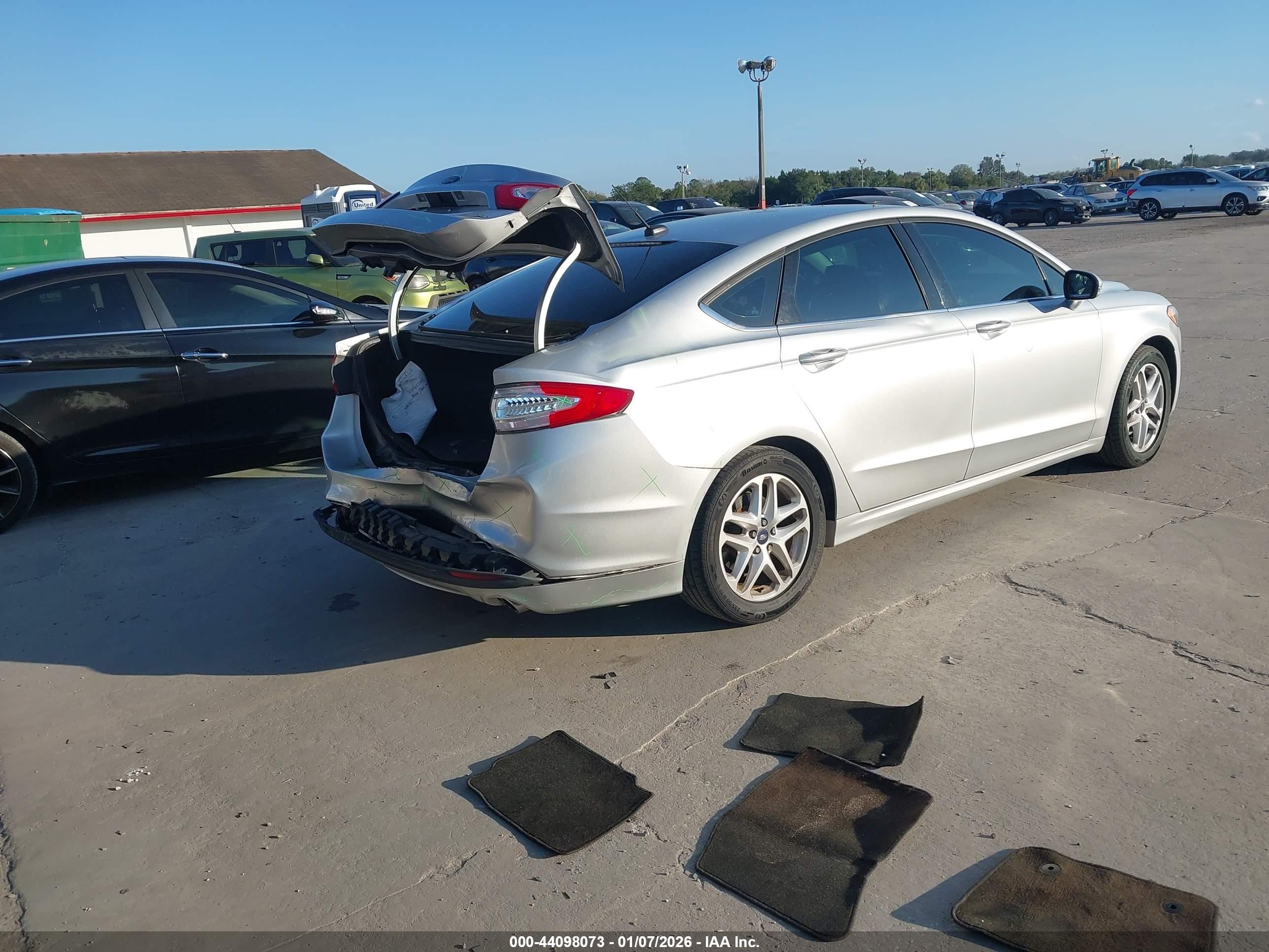 FORD FUSION image 4
