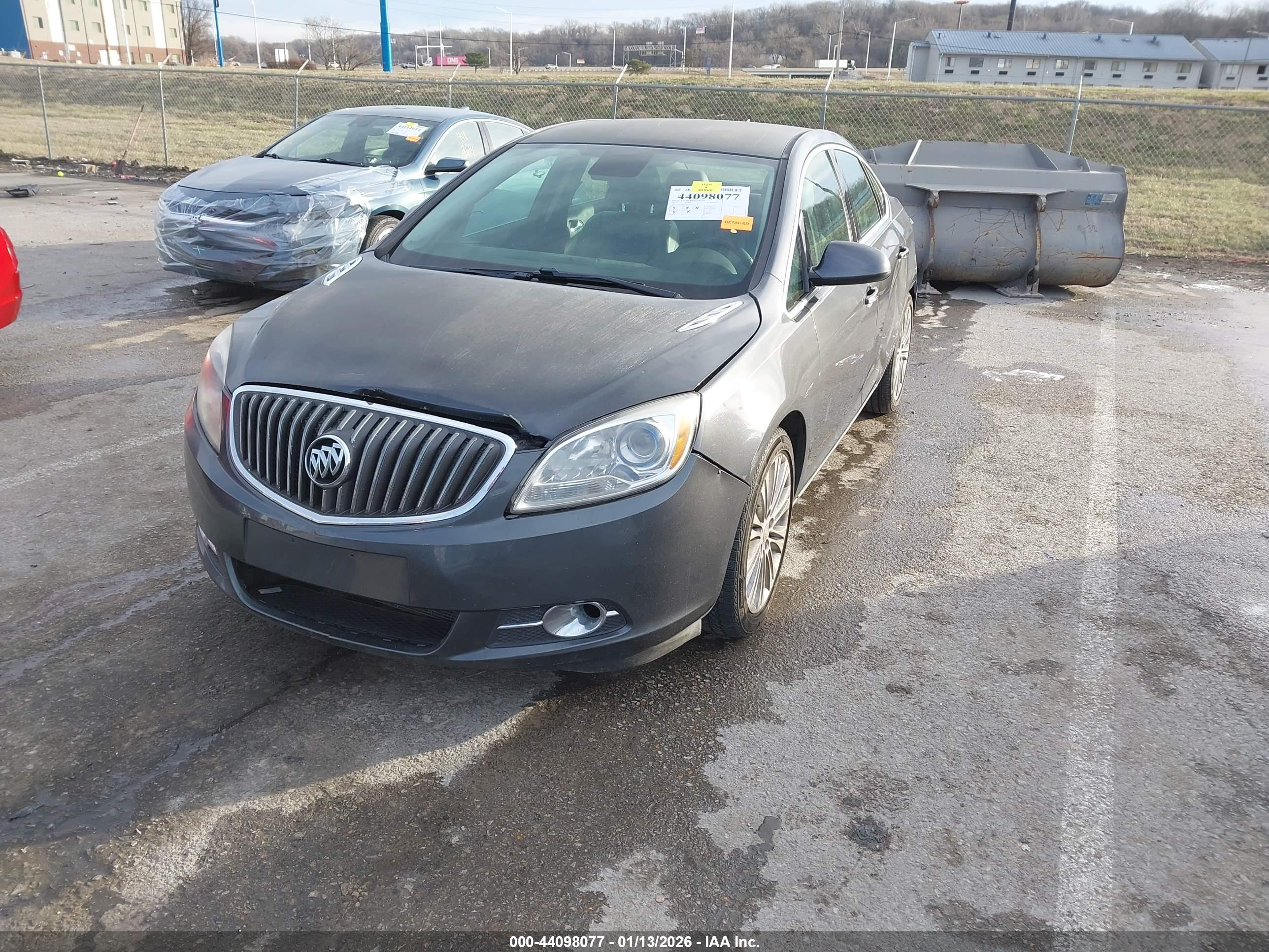 BUICK VERANO image 2