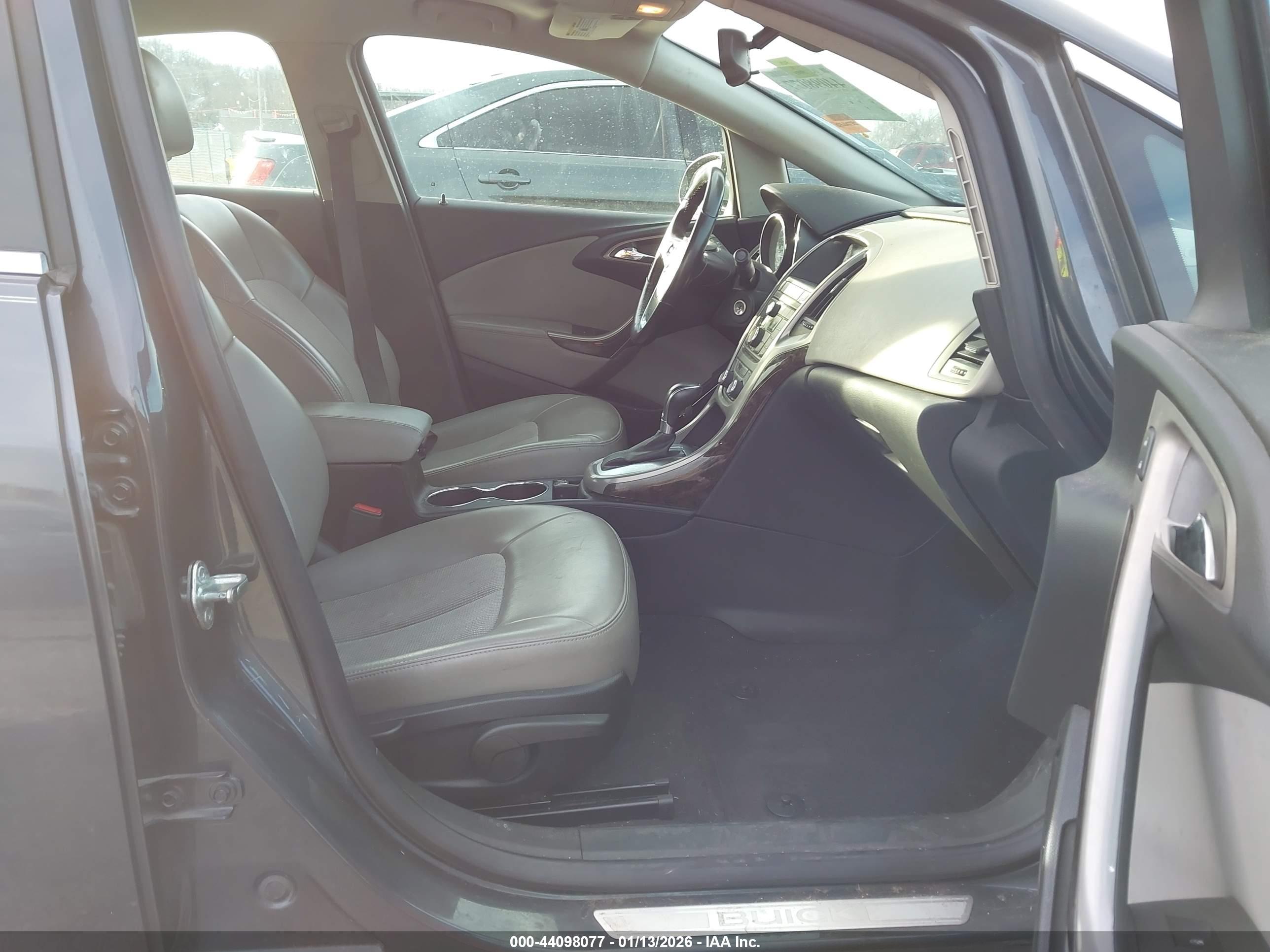 BUICK VERANO image 5