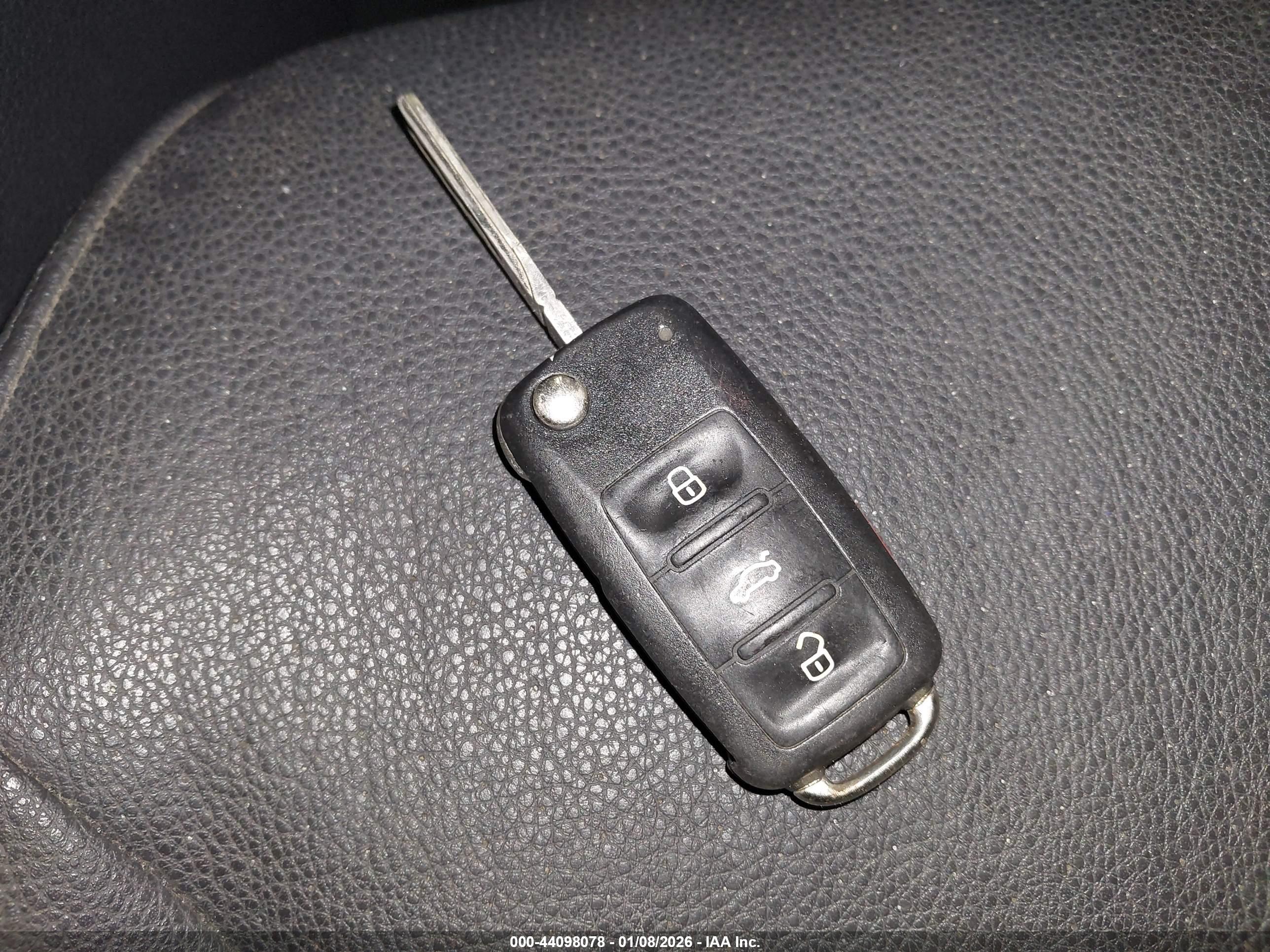 VOLKSWAGEN JETTA image 11