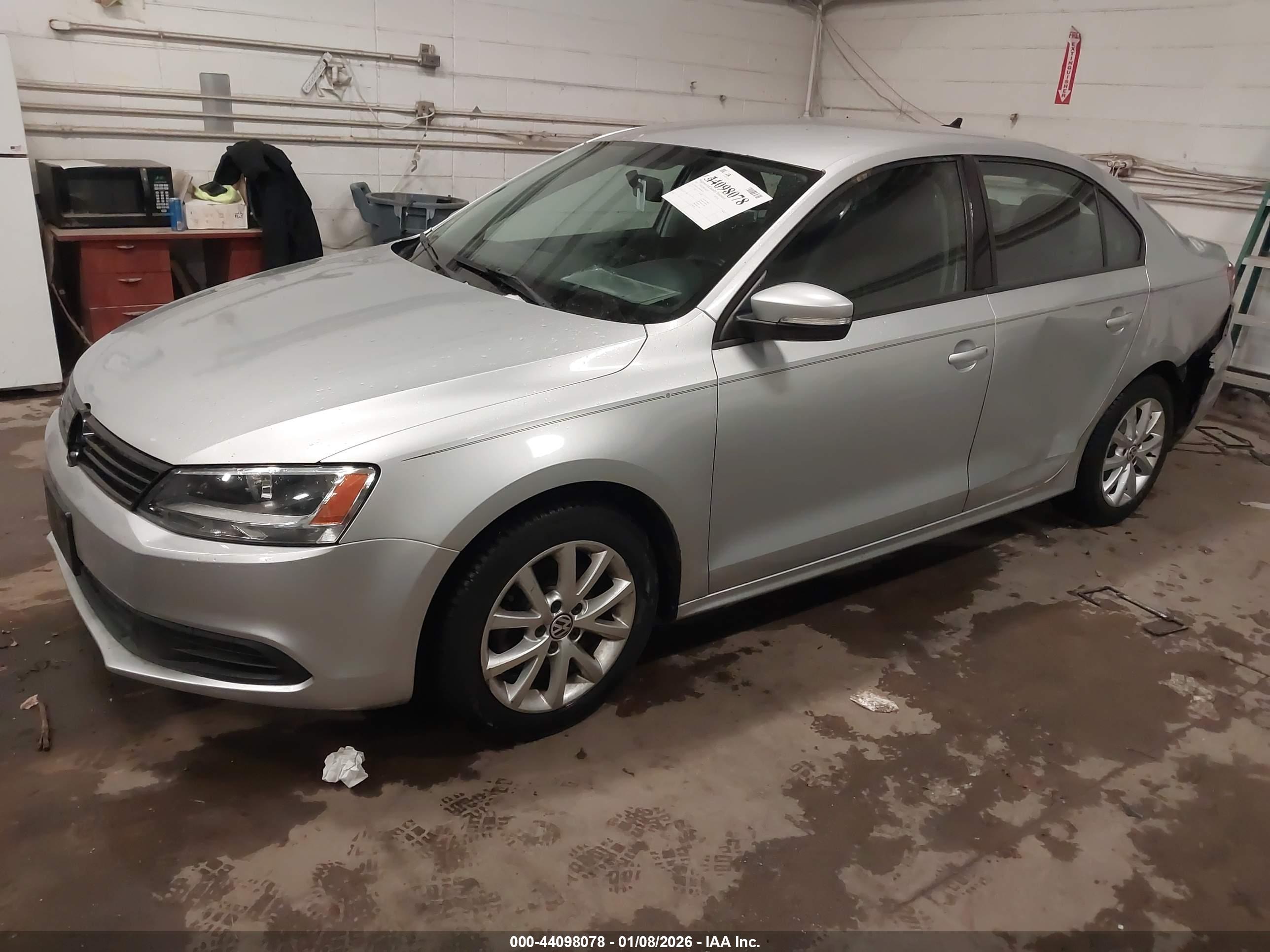 VOLKSWAGEN JETTA image 2