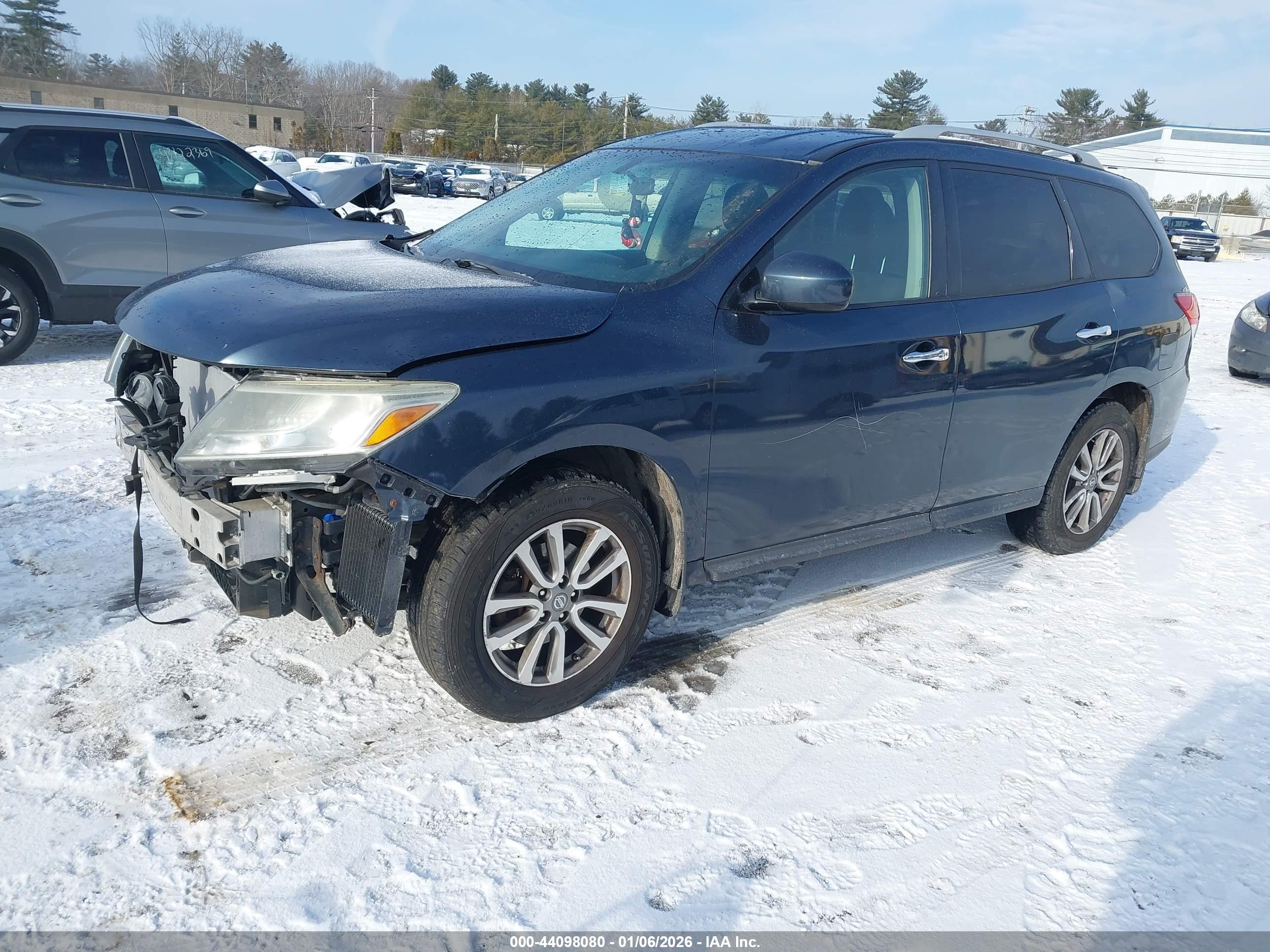NISSAN PATHFINDER image 2