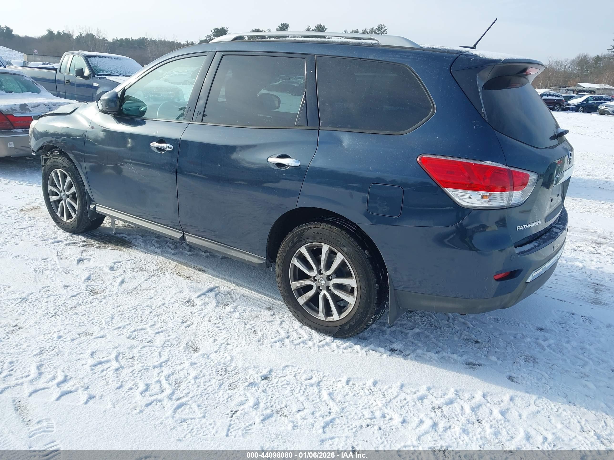 NISSAN PATHFINDER image 3