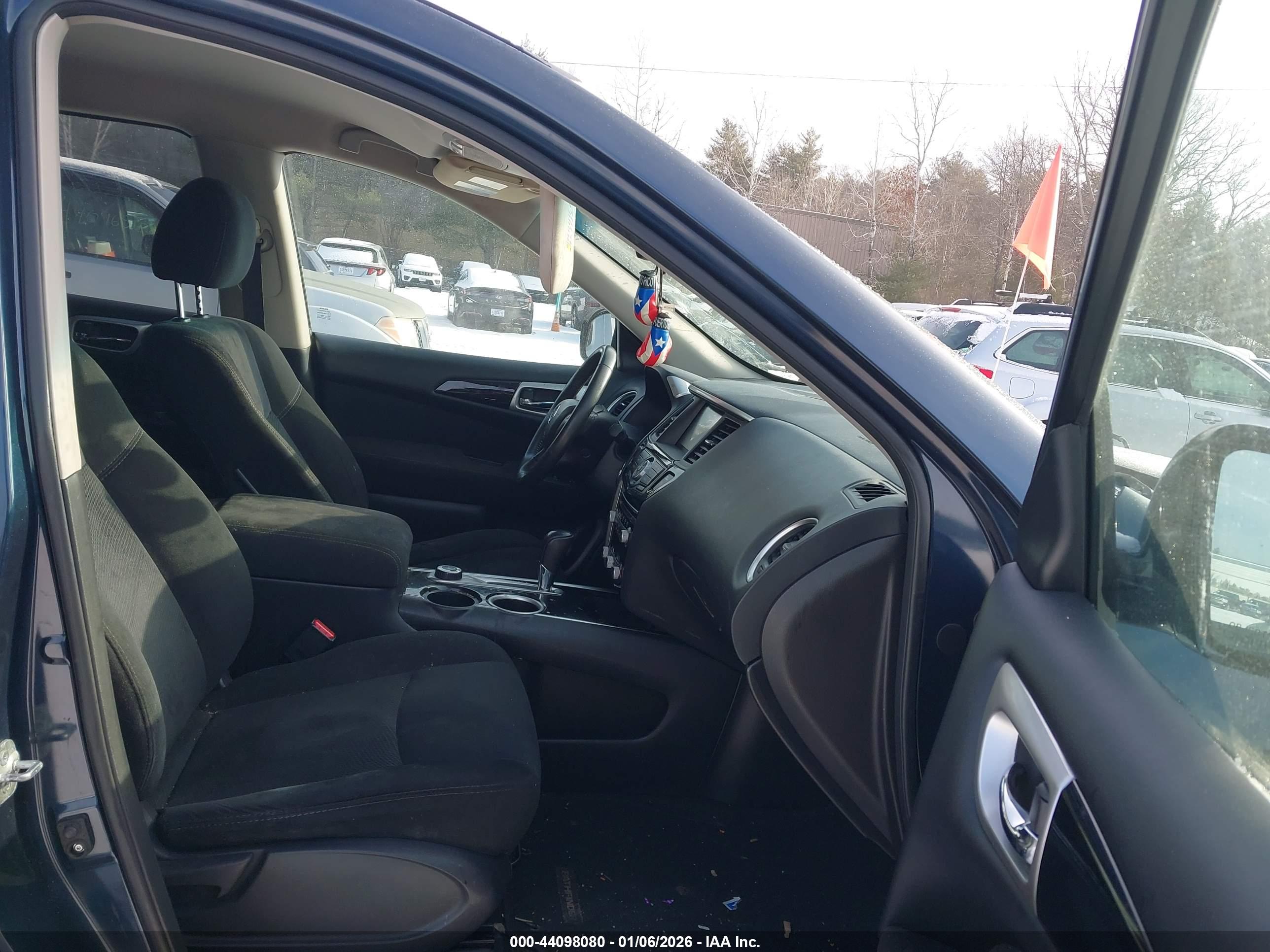 NISSAN PATHFINDER image 5