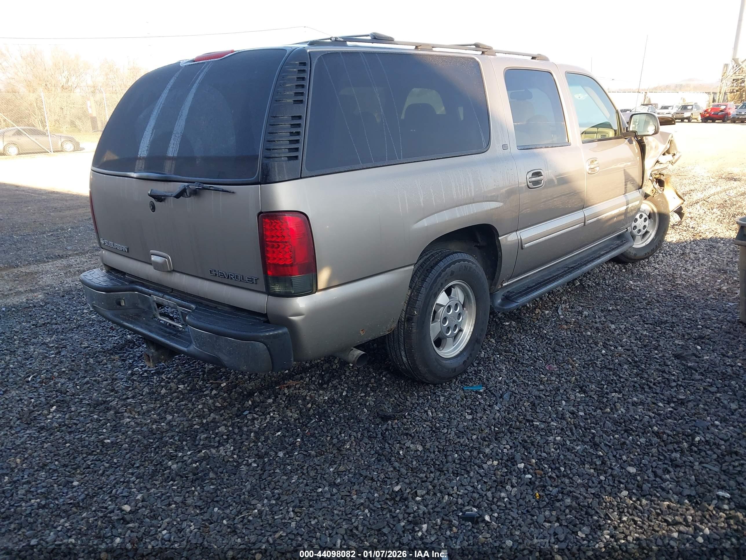 CHEVROLET SUBURBAN image 4
