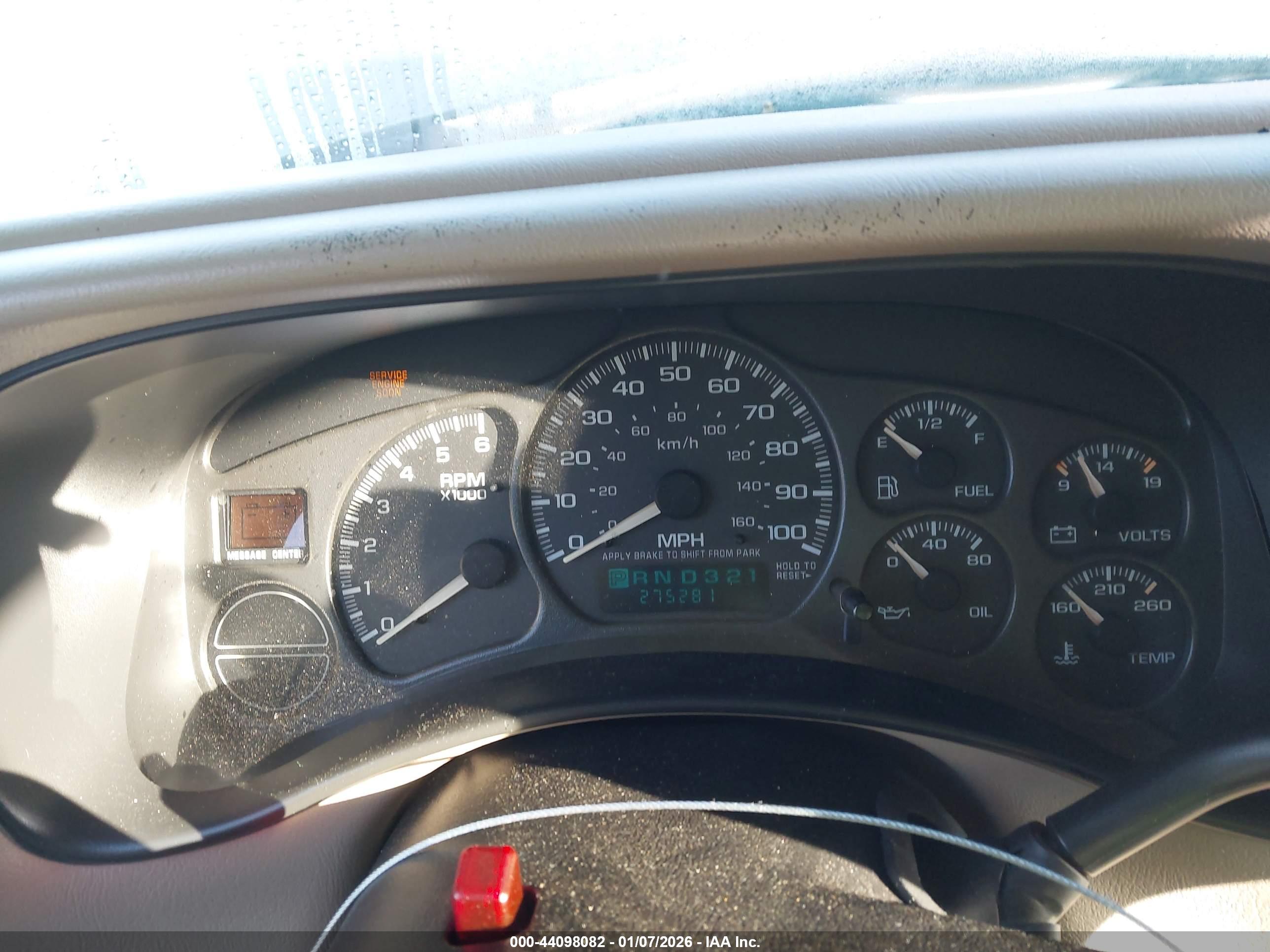CHEVROLET SUBURBAN image 7