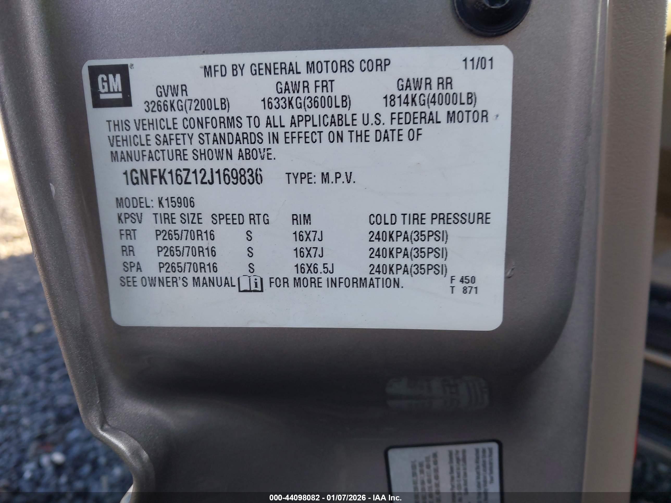 CHEVROLET SUBURBAN image 9