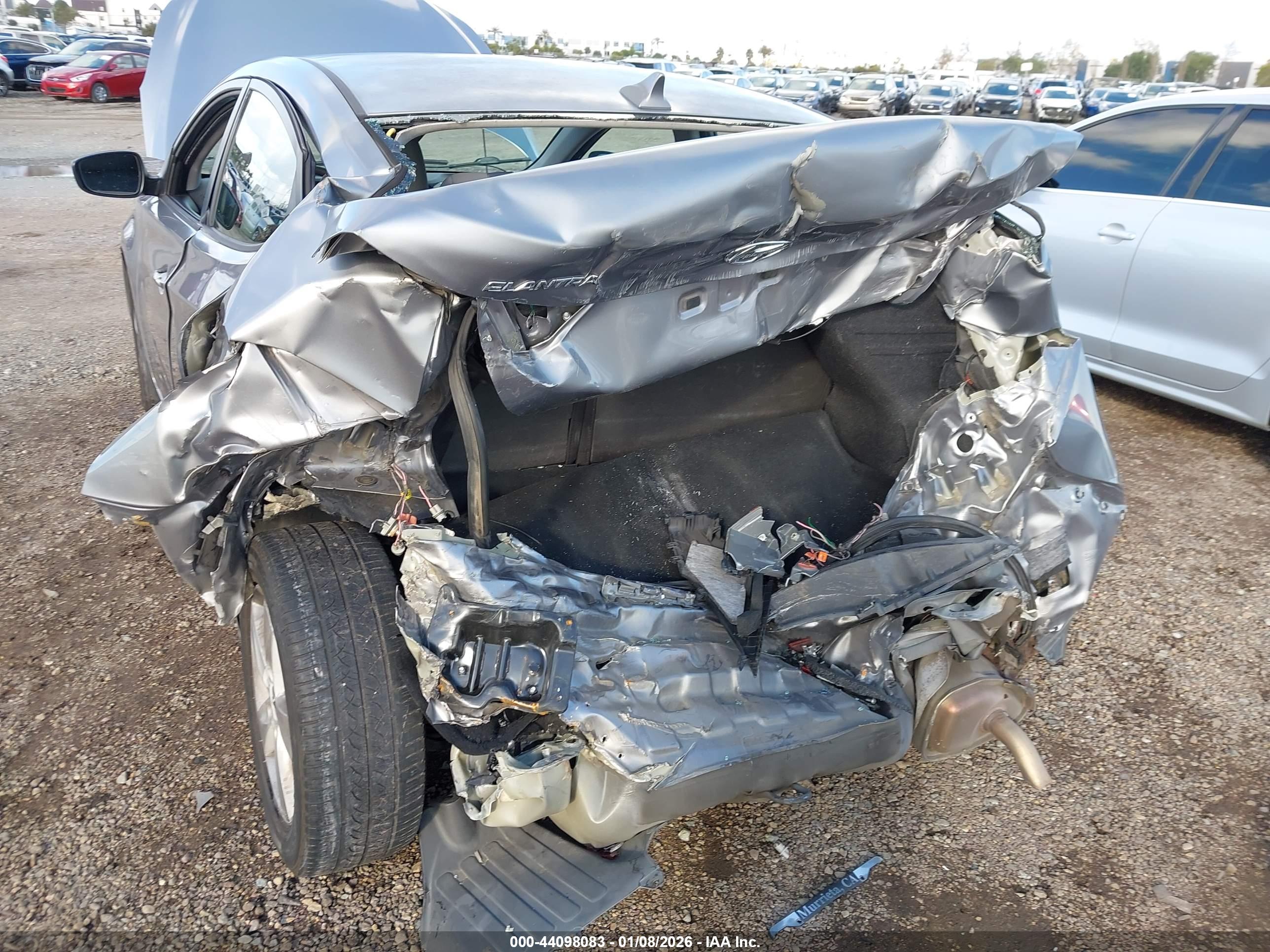 HYUNDAI ELANTRA image 6
