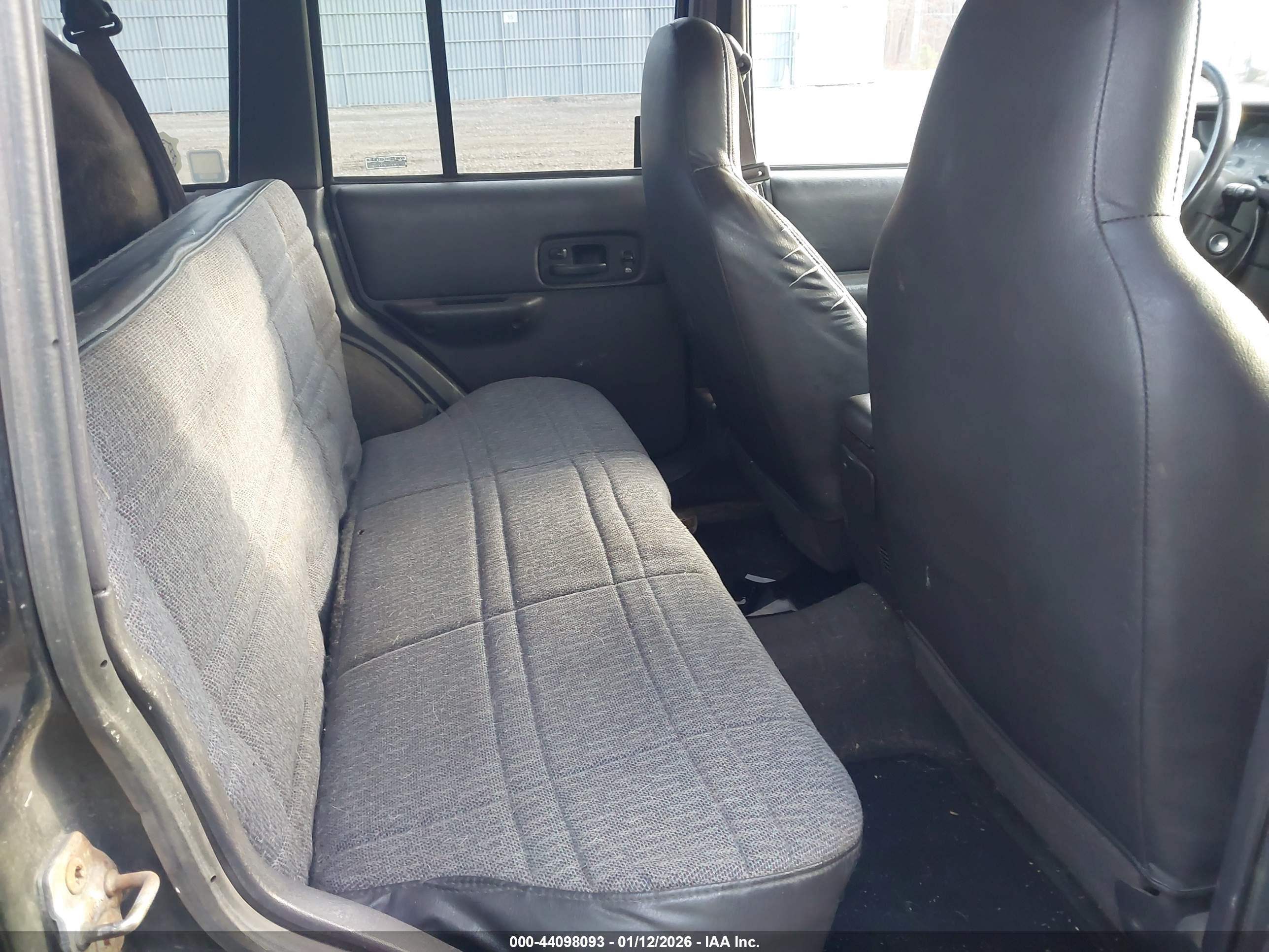 JEEP CHEROKEE image 8