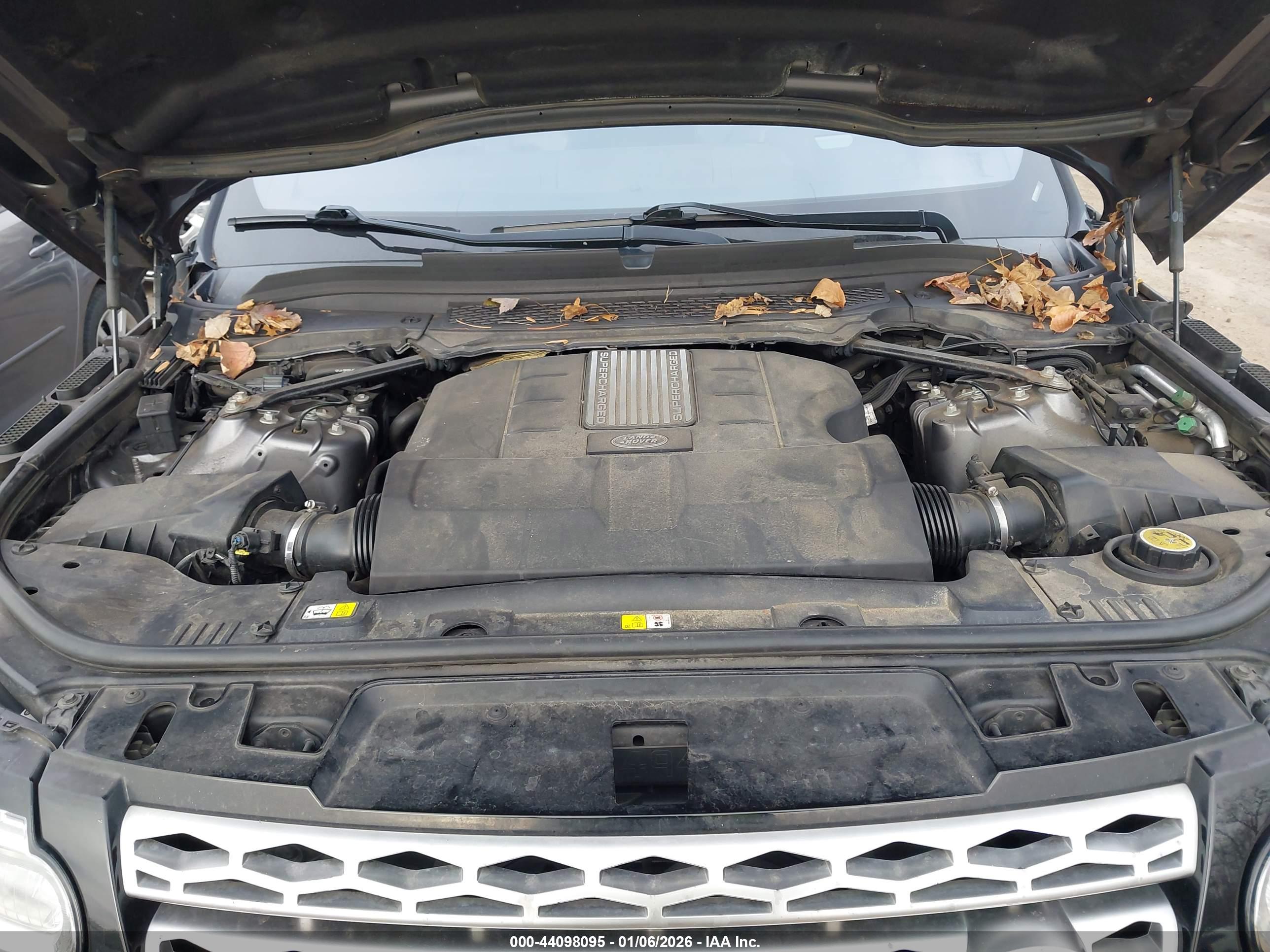 LAND ROVER image 10