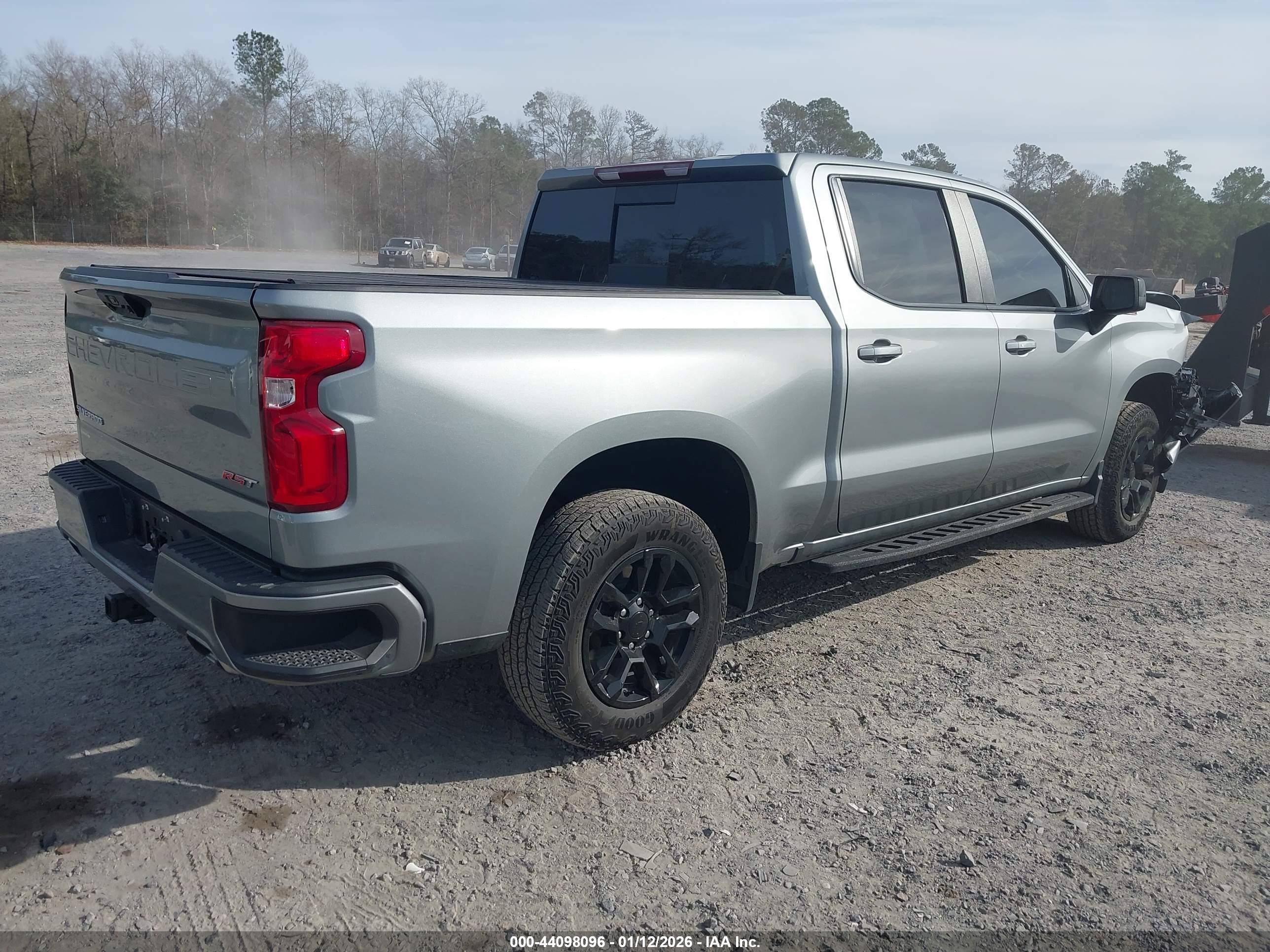 CHEVROLET SILVERADO image 4