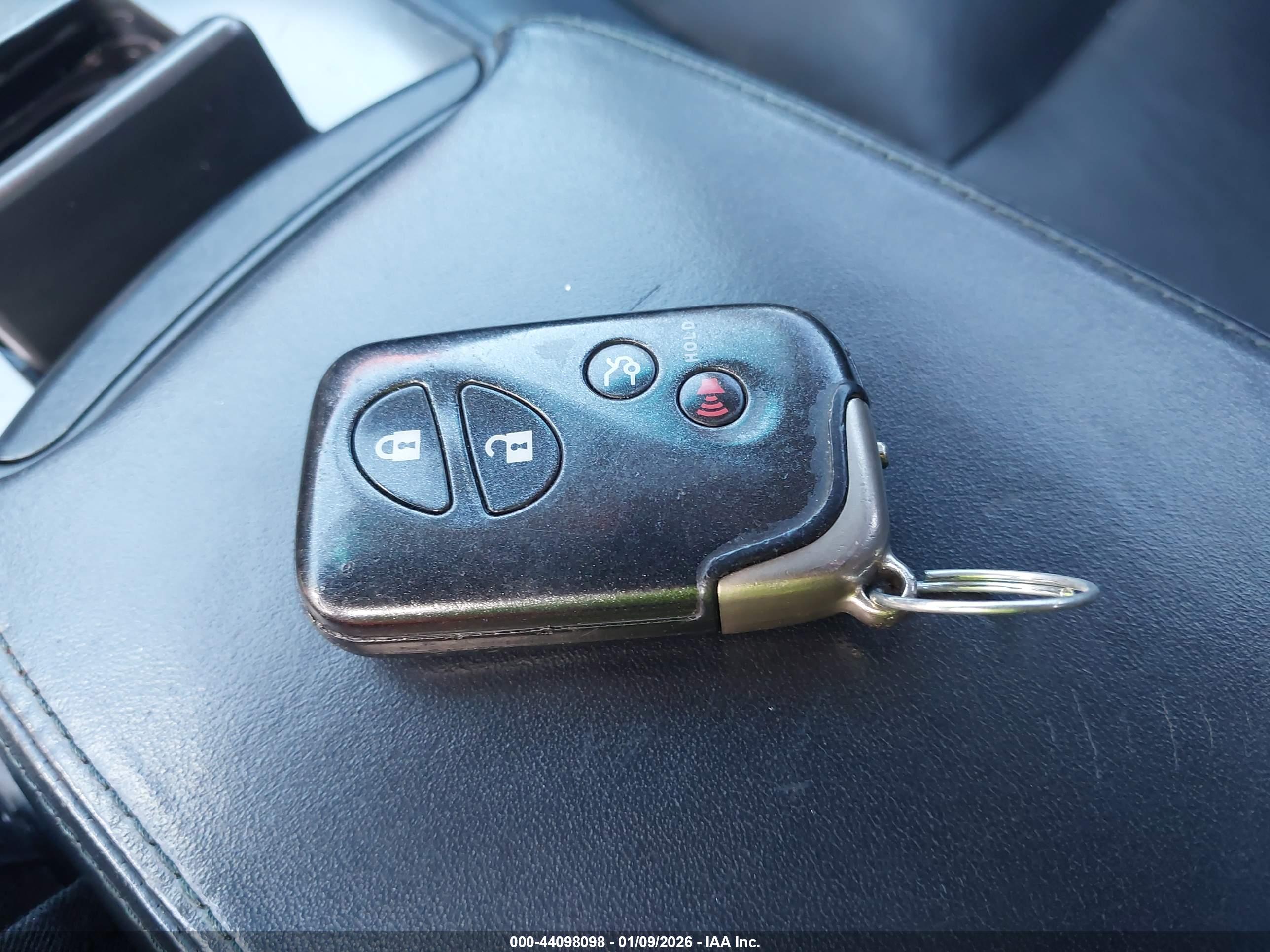 LEXUS IS image 11