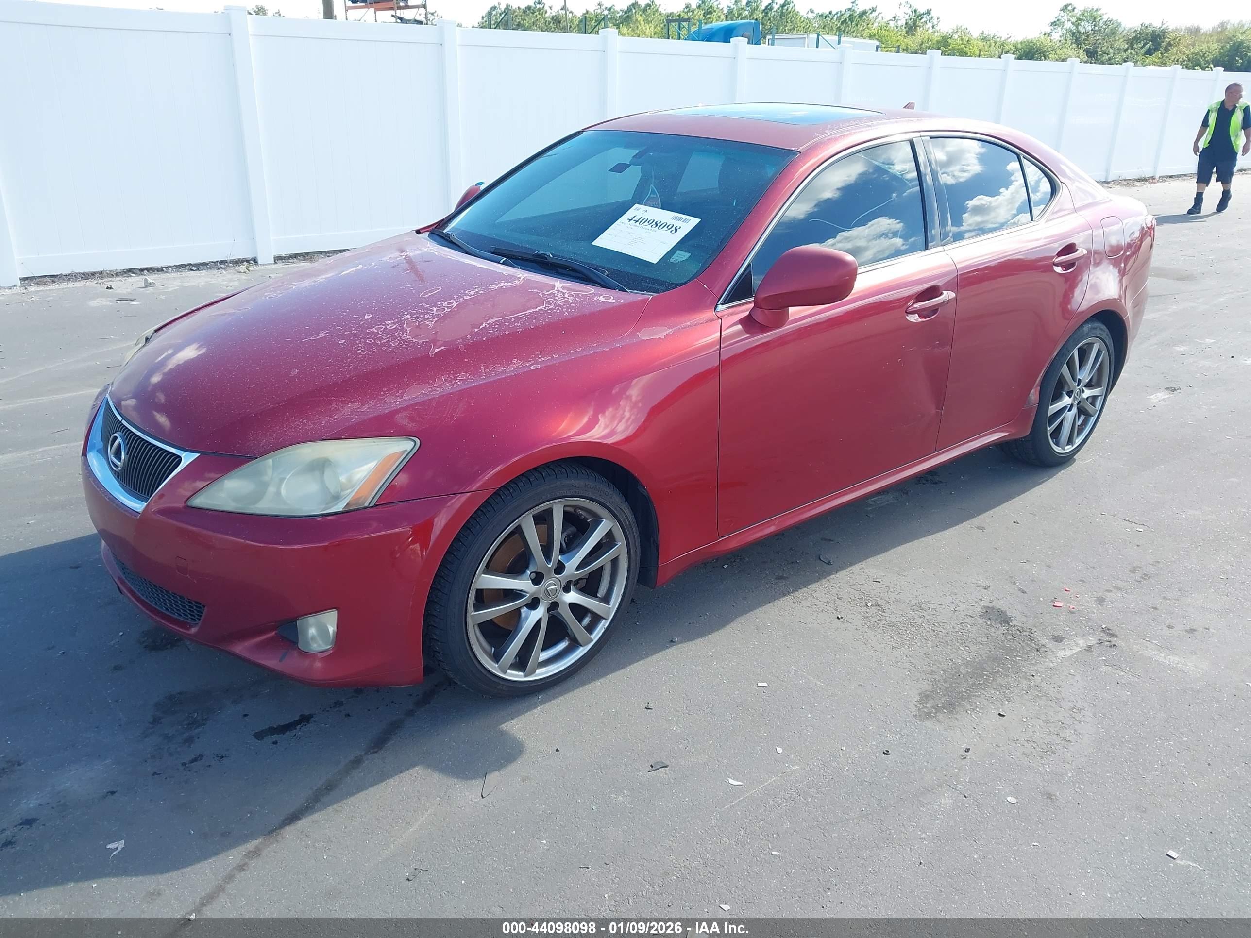 LEXUS IS image 2