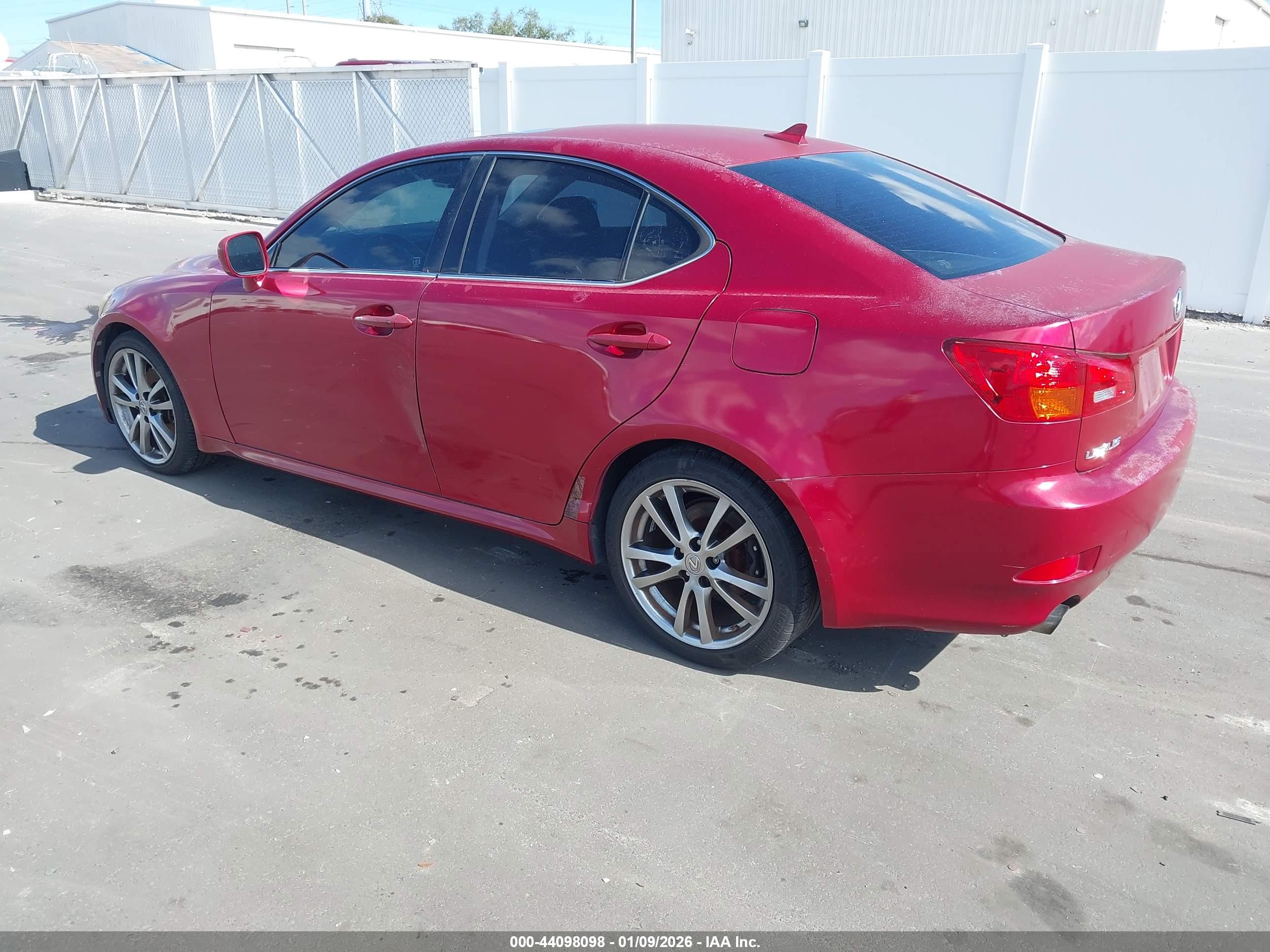 LEXUS IS image 3