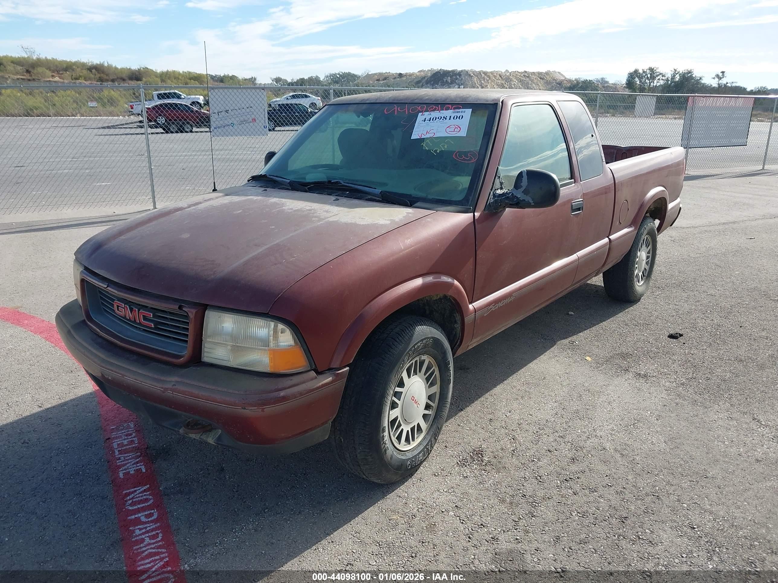 GMC SONOMA image 2