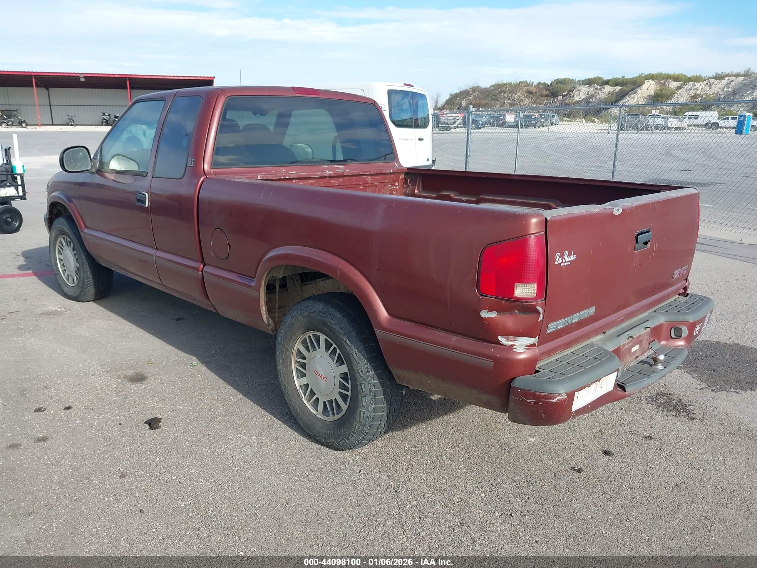 GMC SONOMA image 3
