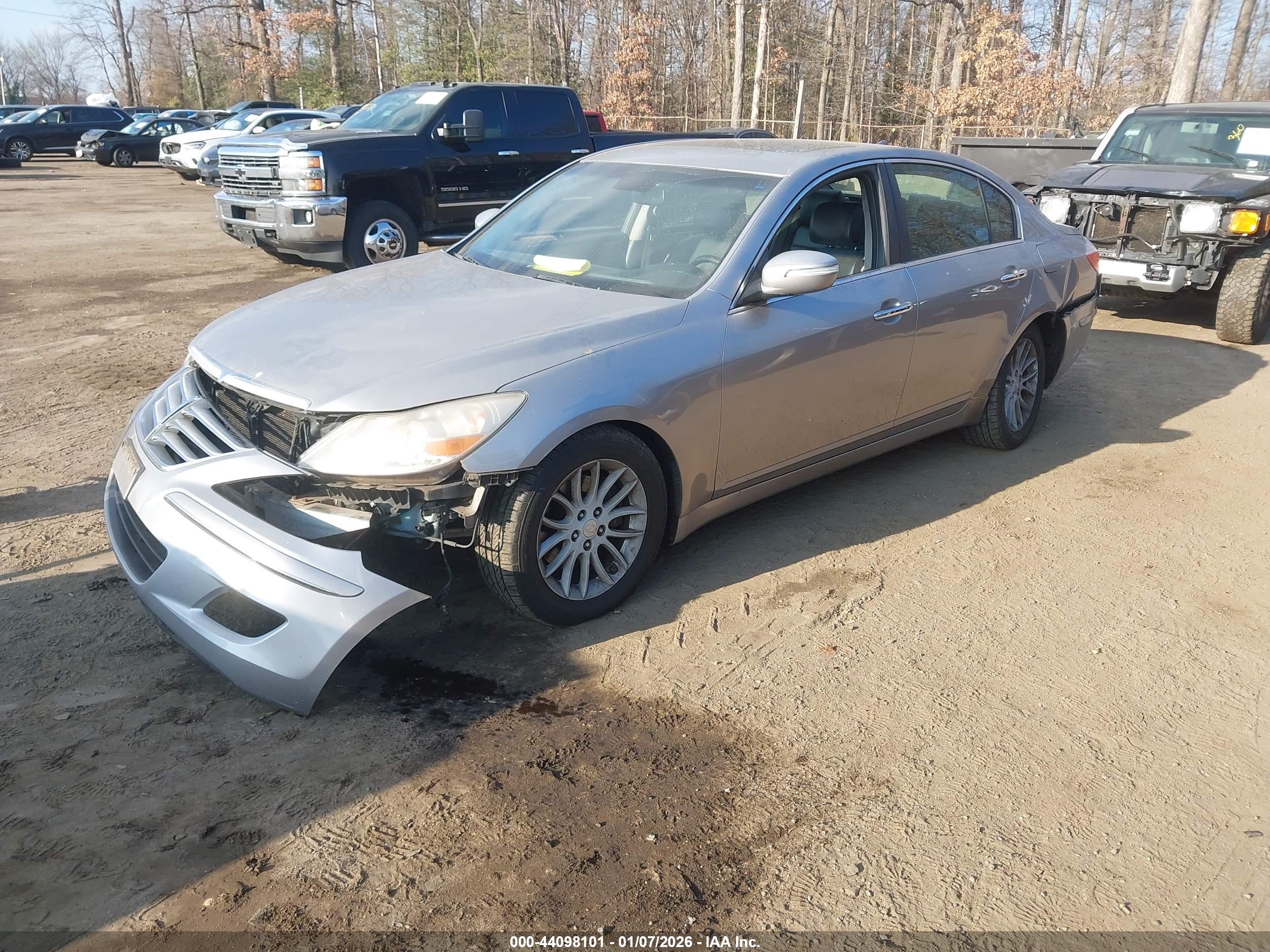 HYUNDAI GENESIS image 6