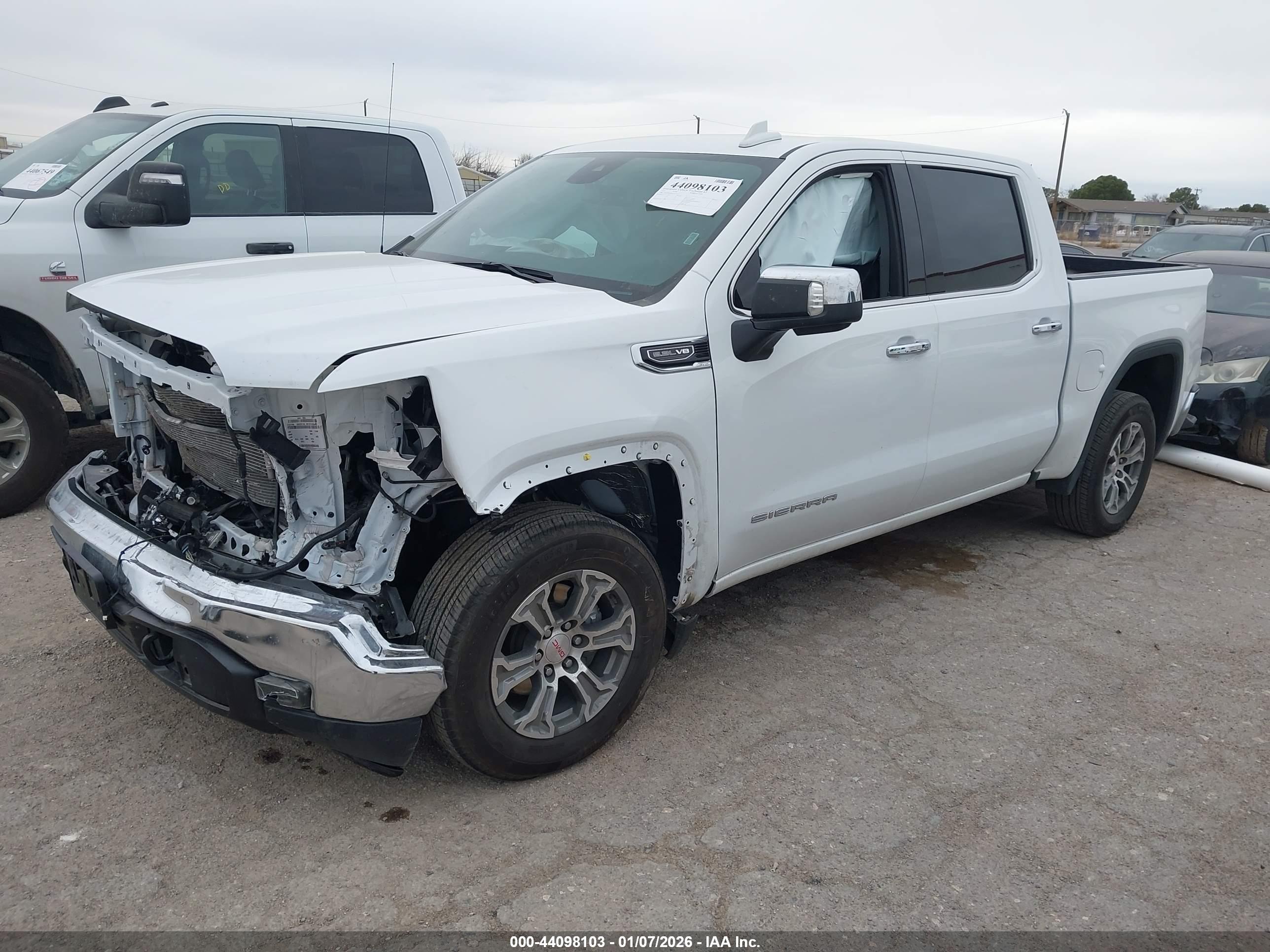 GMC SIERRA image 2