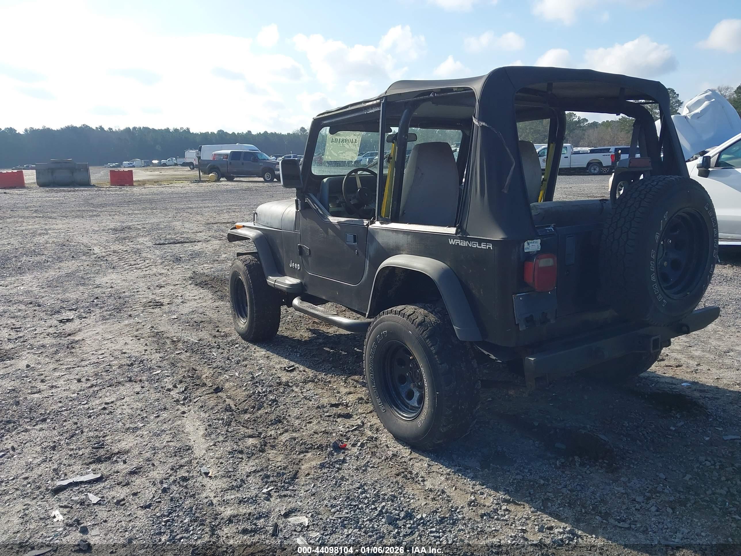JEEP WRANGLER image 3