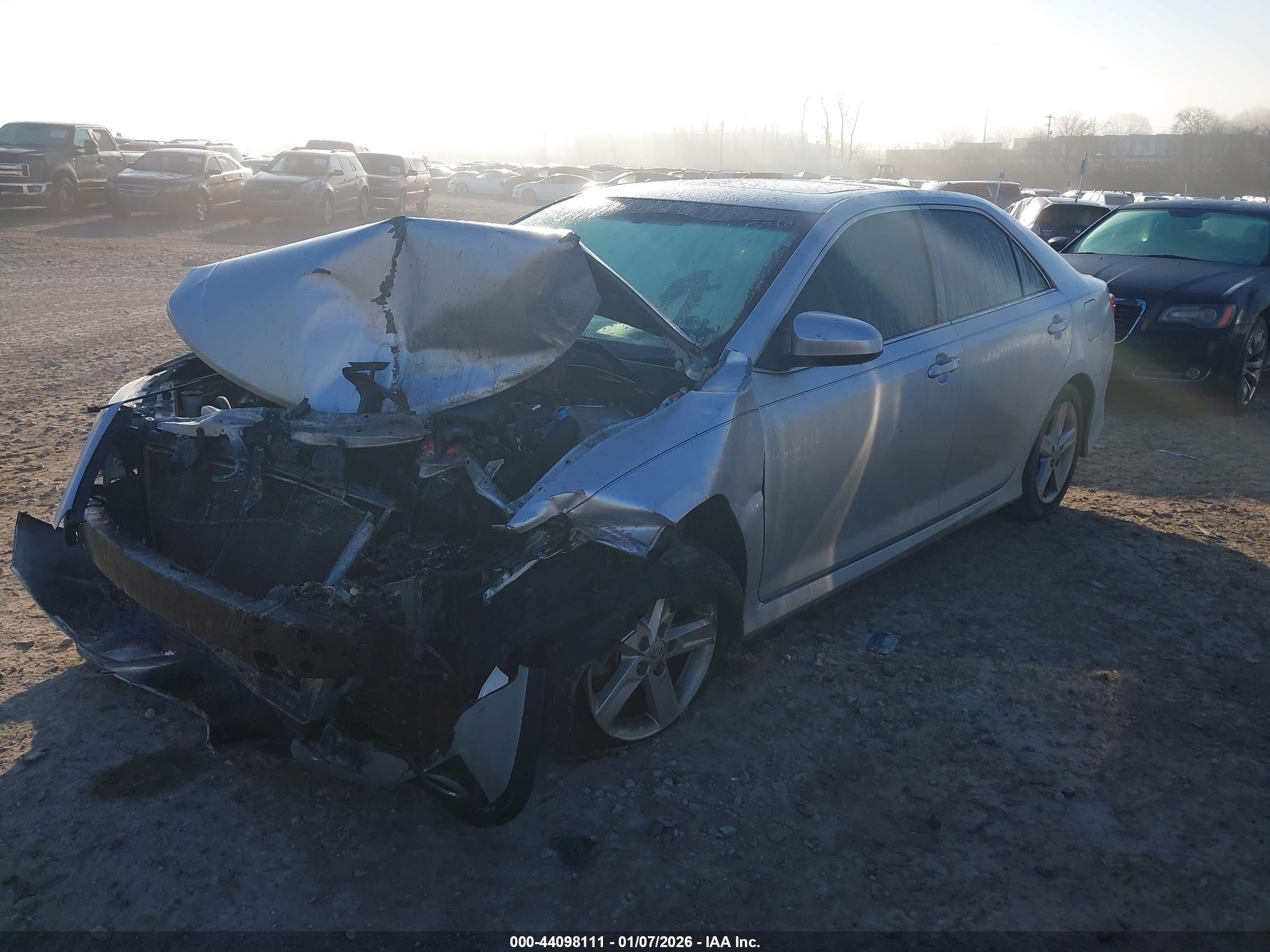 TOYOTA CAMRY image 2