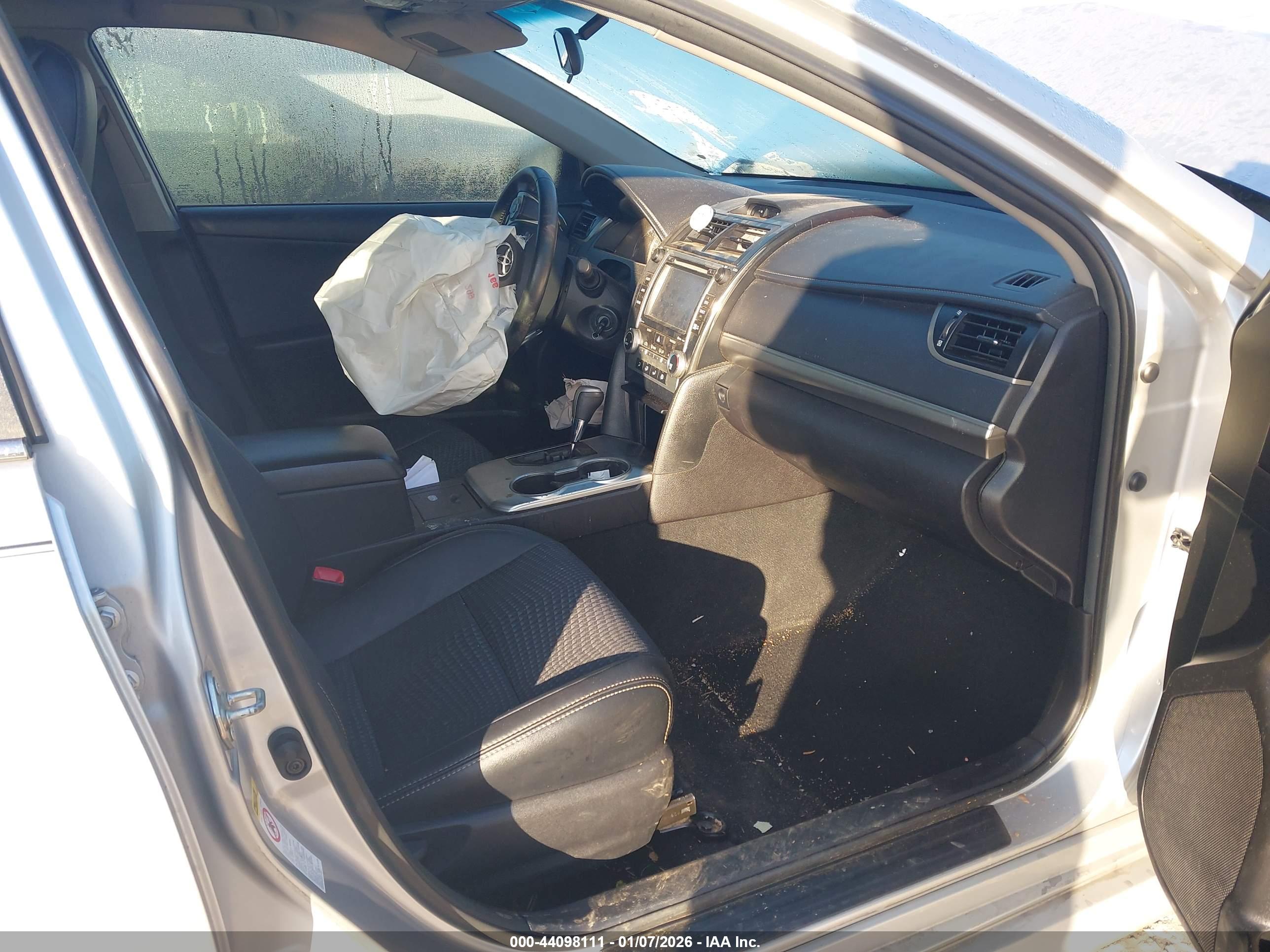 TOYOTA CAMRY image 5