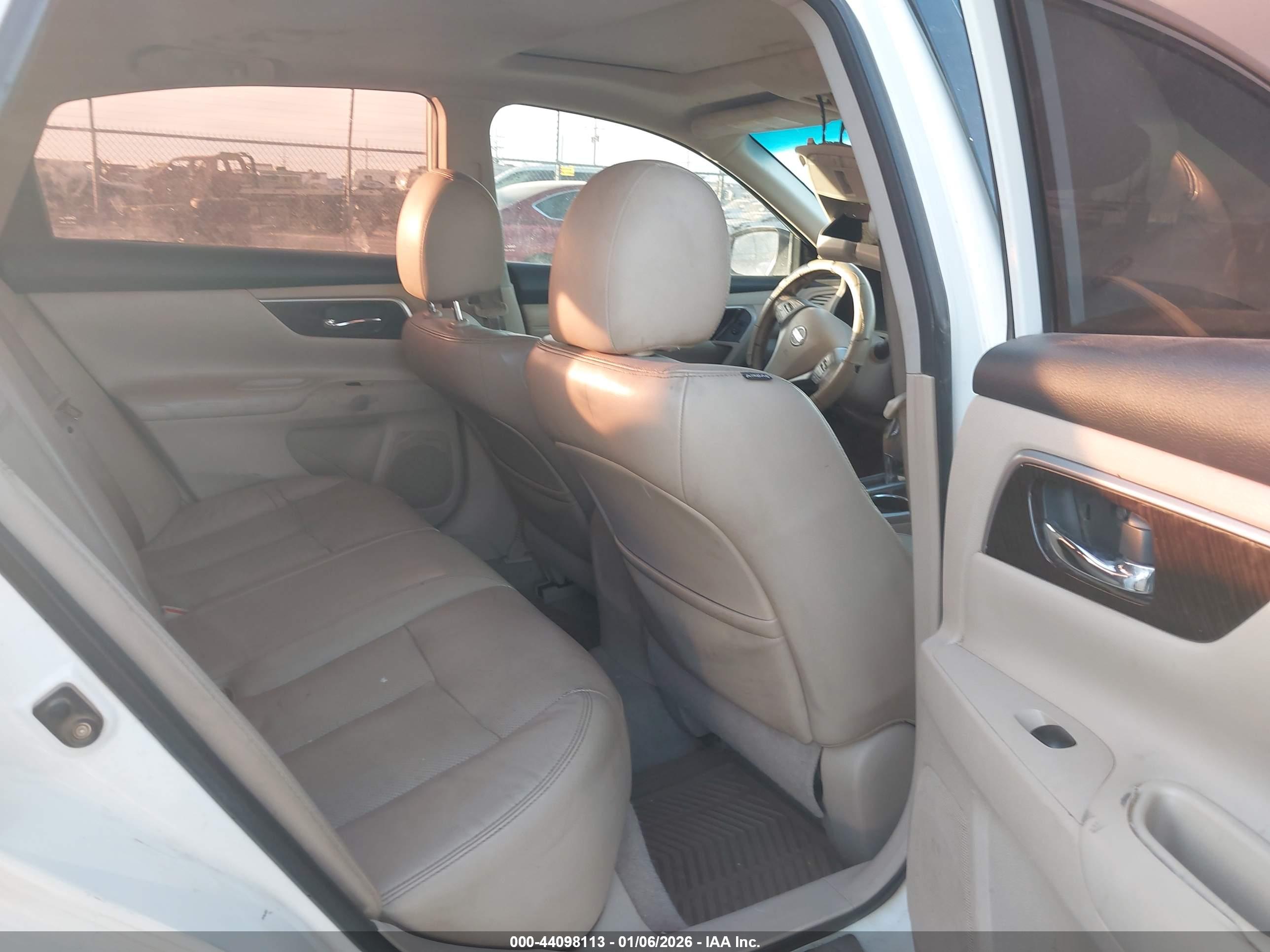 NISSAN ALTIMA image 8