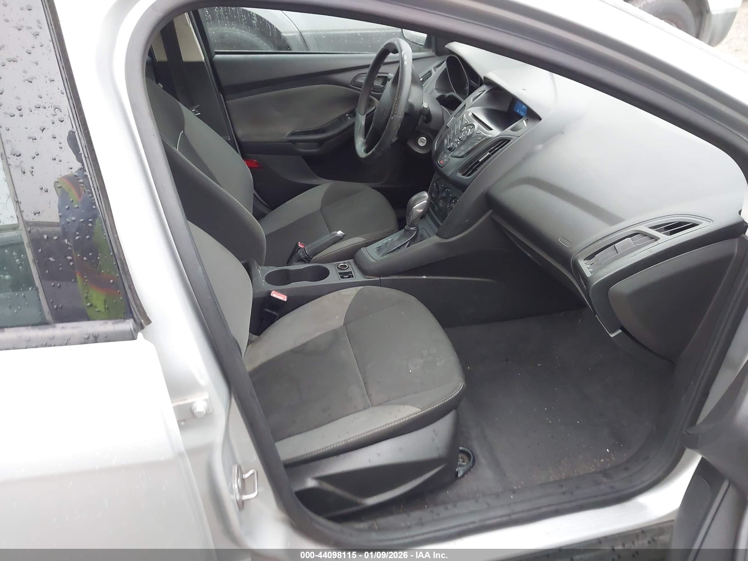 FORD FOCUS image 5