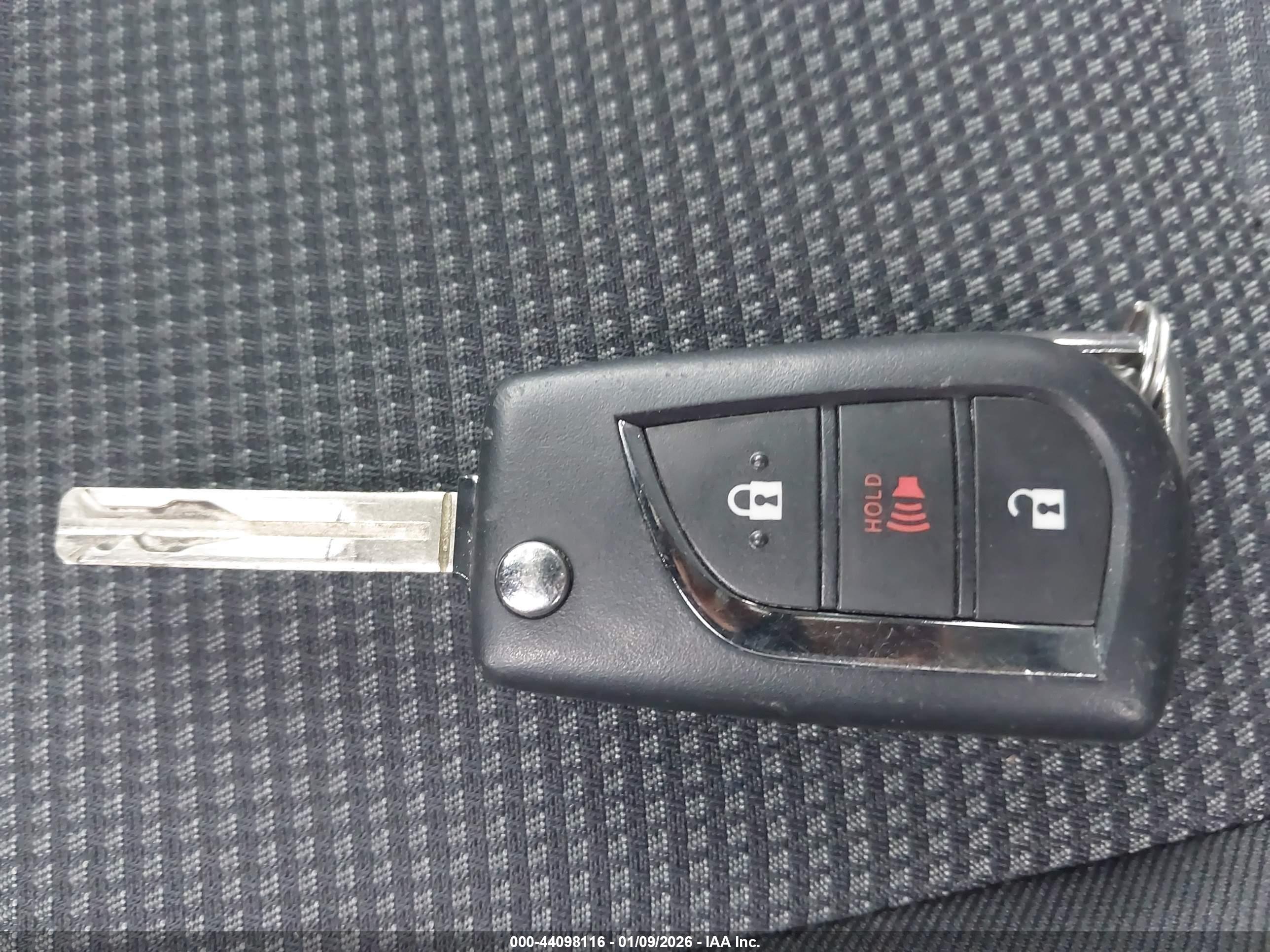 TOYOTA RAV4 image 11