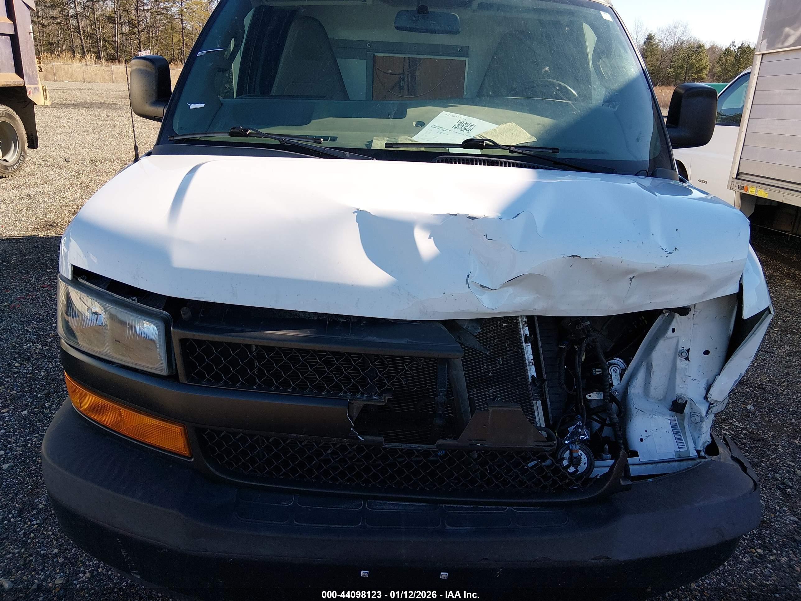 CHEVROLET EXPRESS image 10