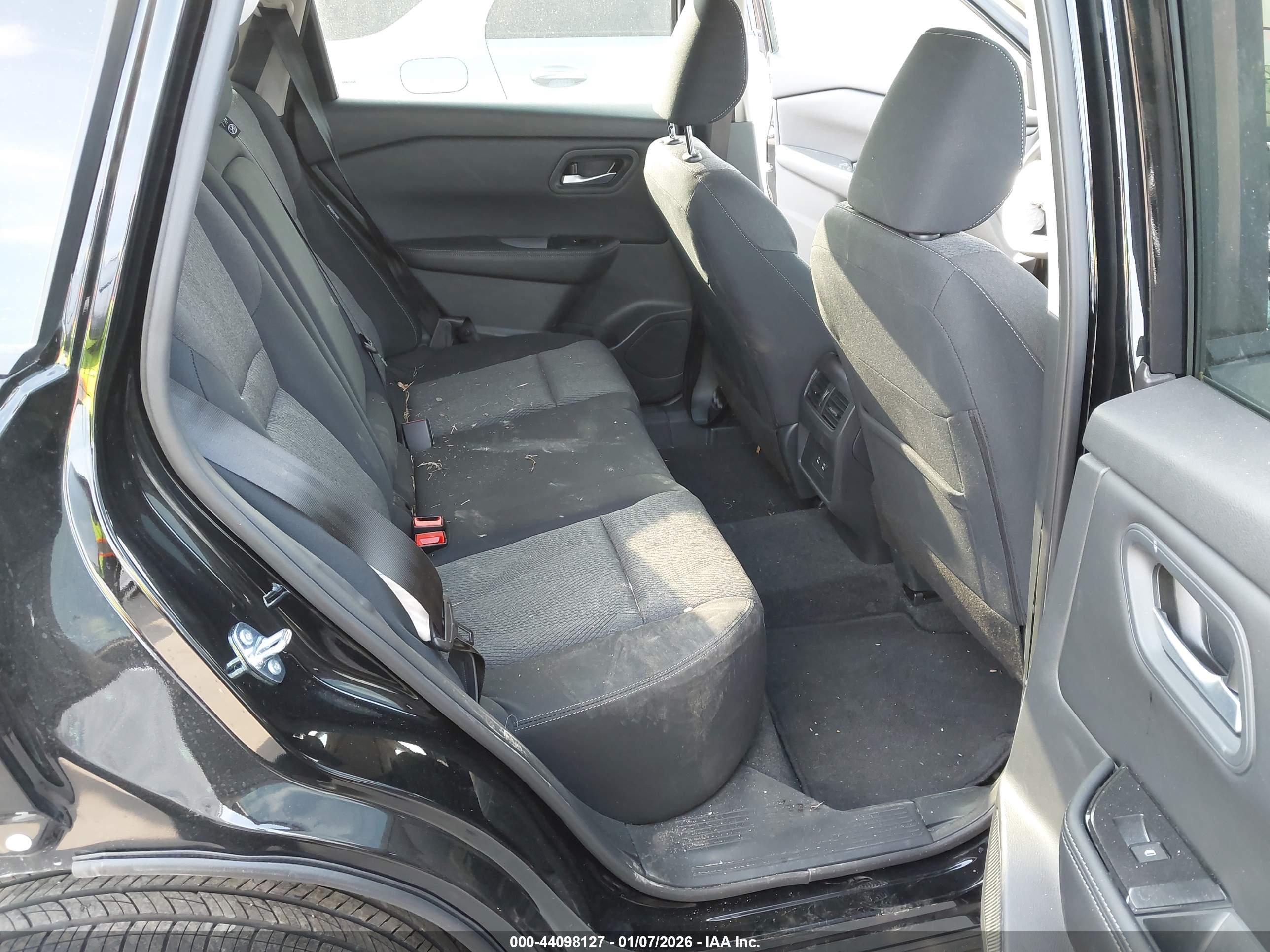 NISSAN ROGUE image 8
