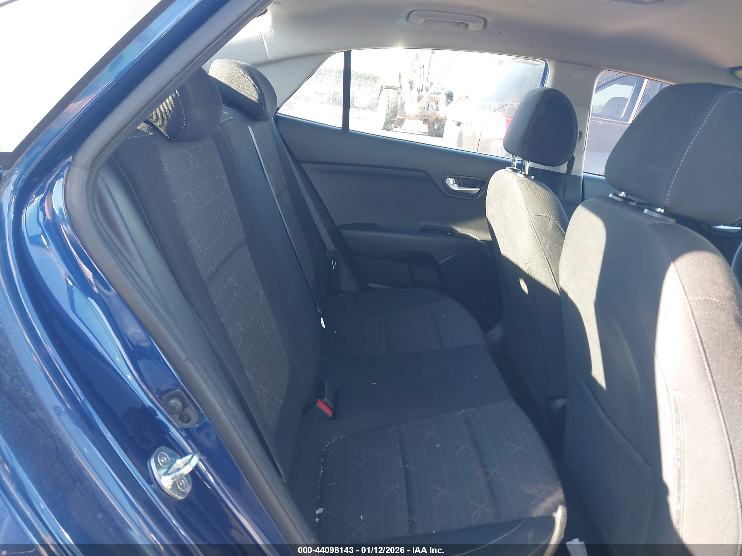 KIA RIO image 8