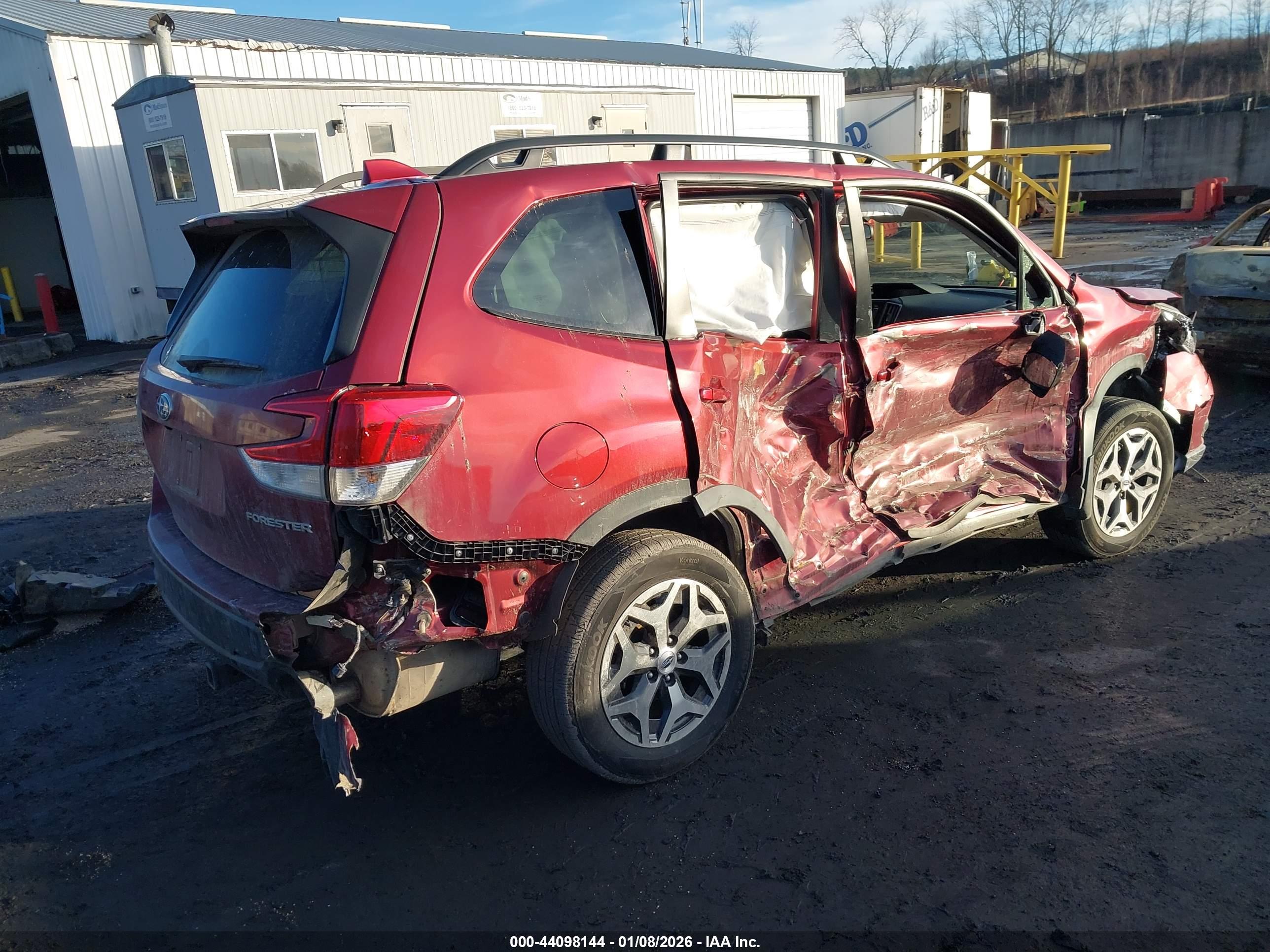 SUBARU FORESTER image 4