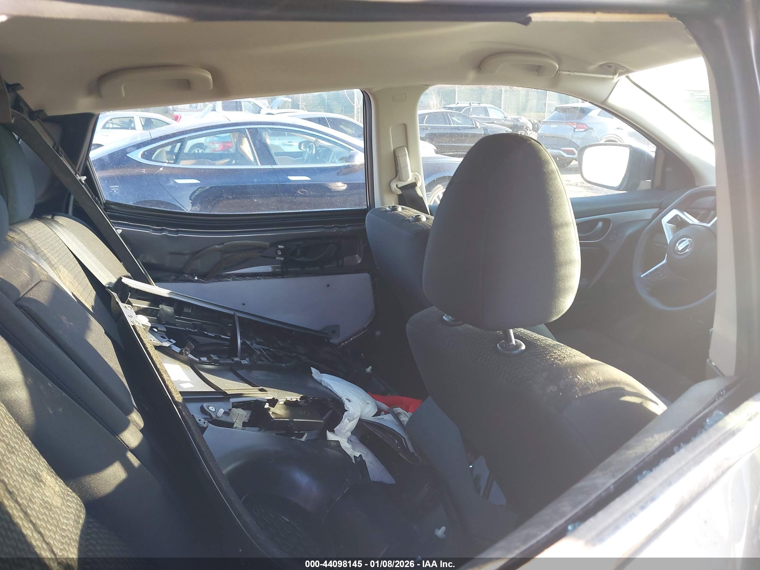 NISSAN ROGUE image 8
